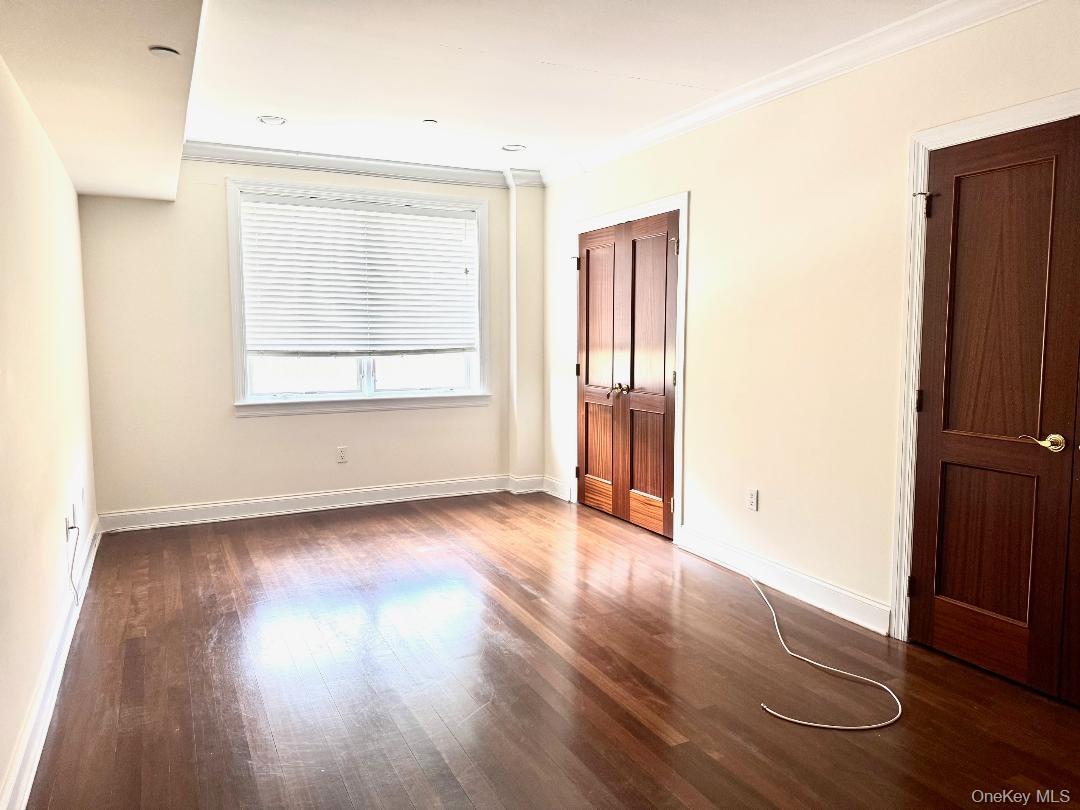 171 Great Neck Property Photo 7