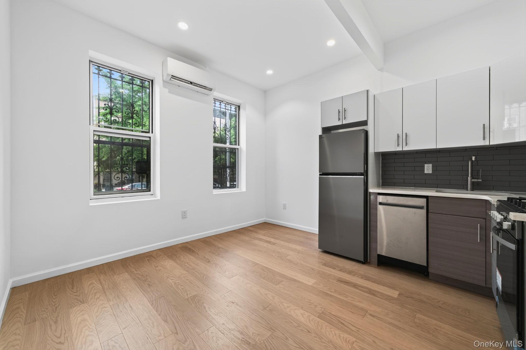663 Macdonough Street Property Photo 2