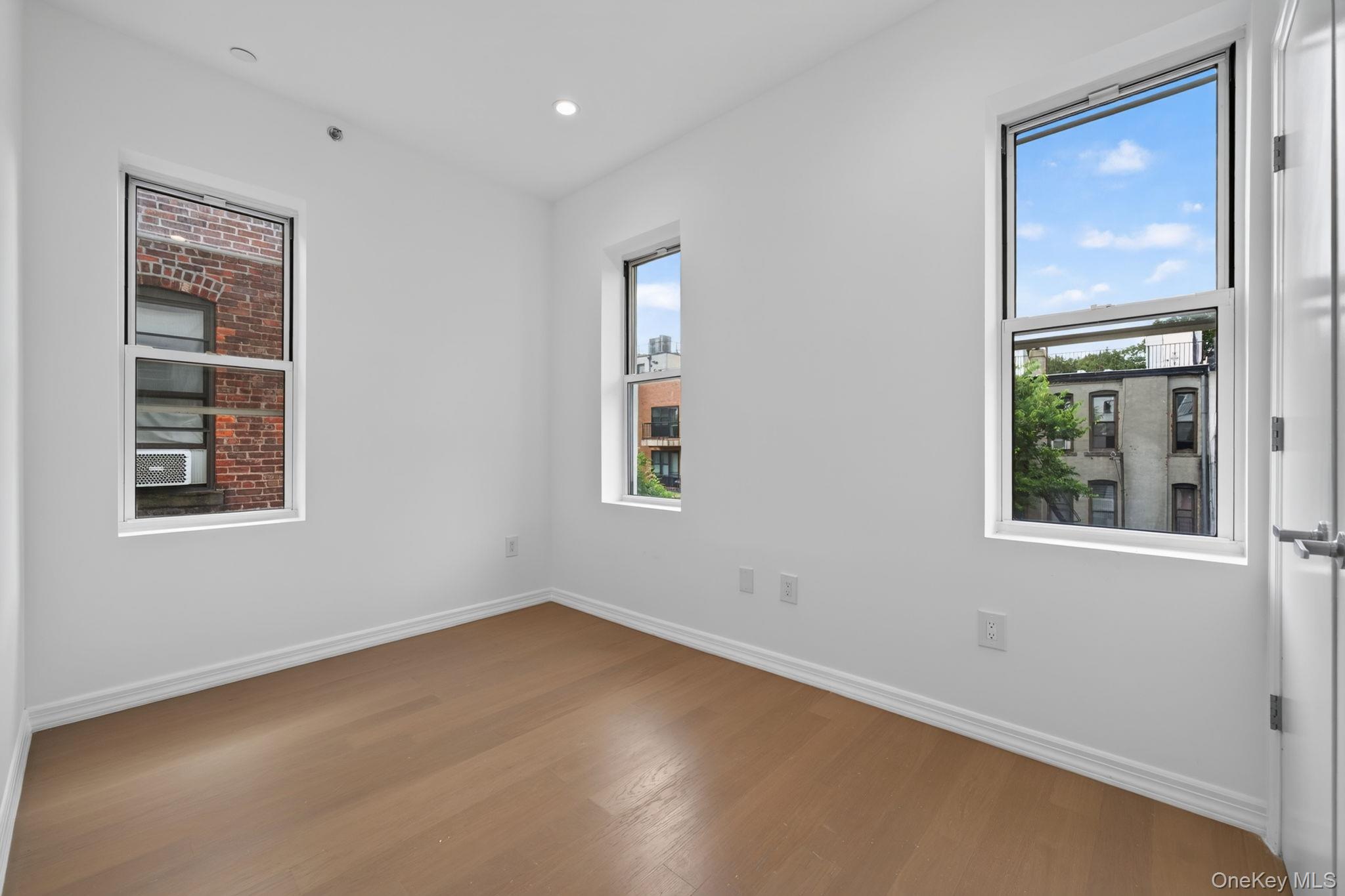 663 Macdonough Street Property Photo 23