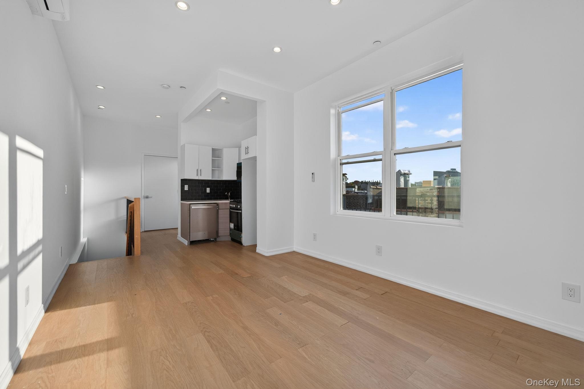 663 Macdonough Street Property Photo 27
