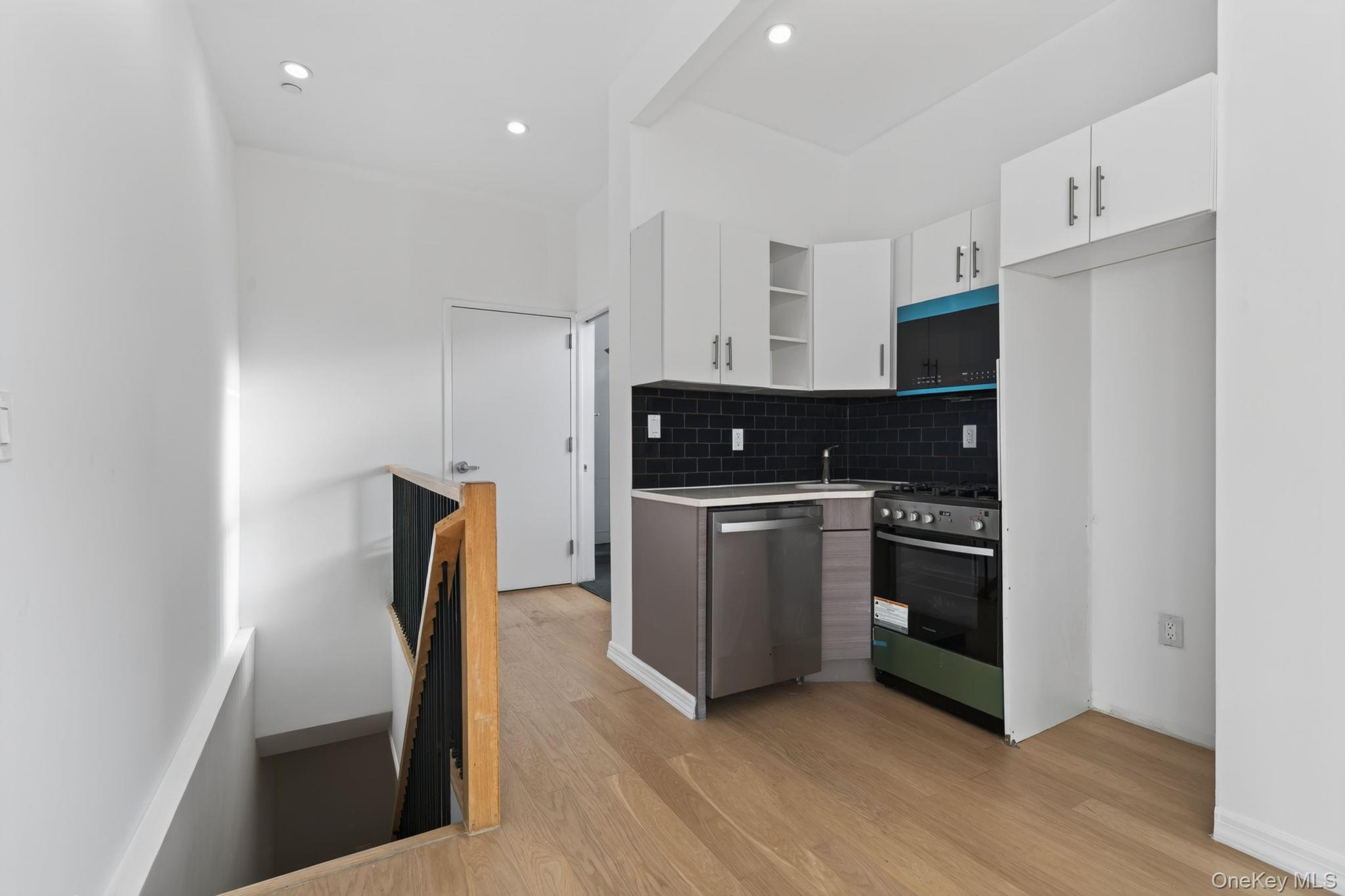 663 Macdonough Street Property Photo 28