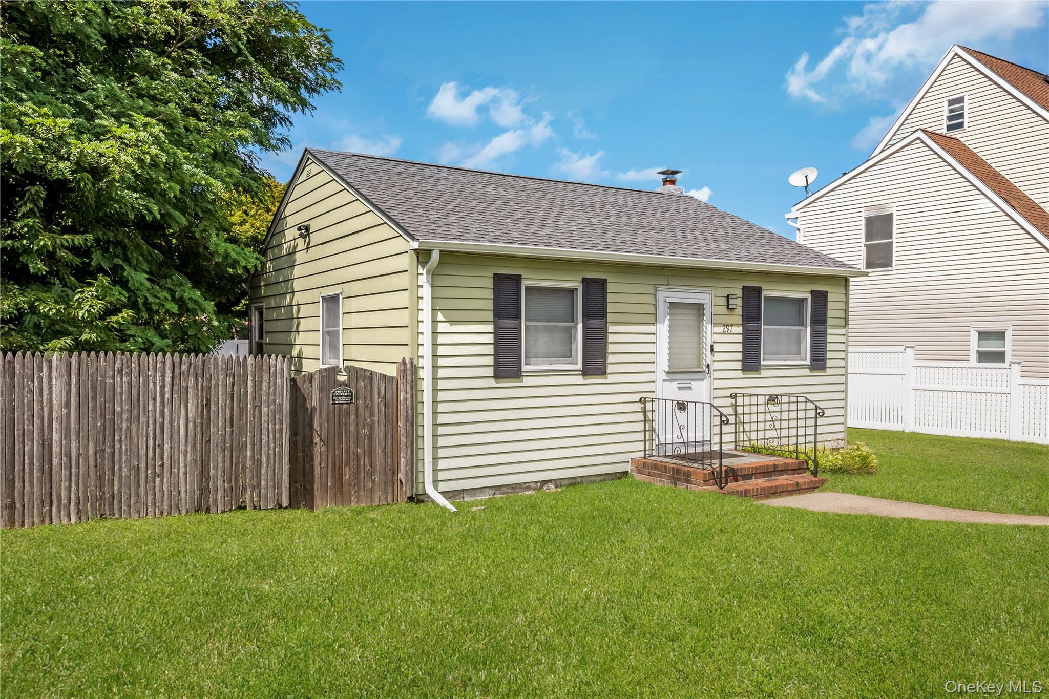 297 16th Street Property Photo 3