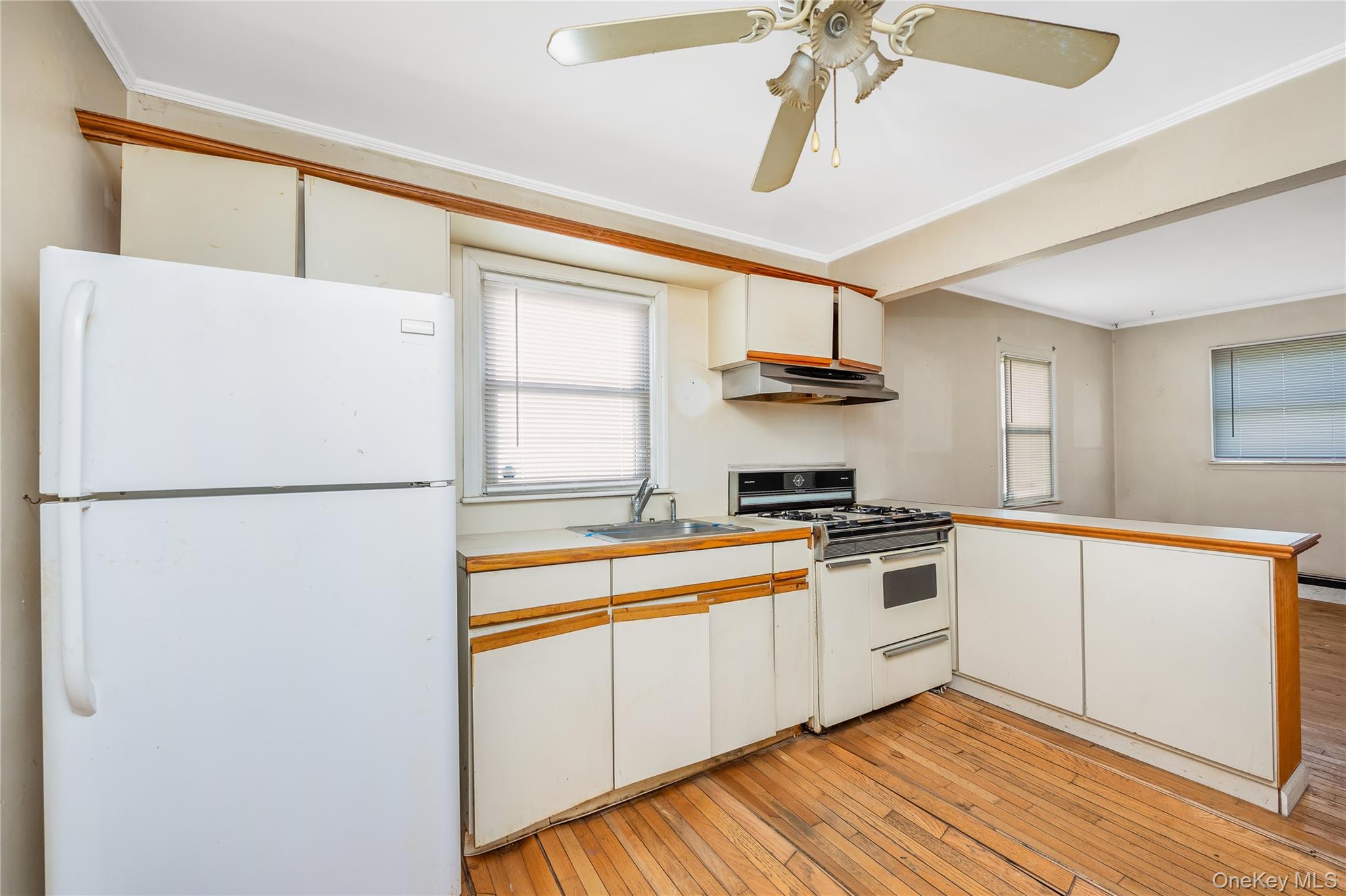 297 16th Street Property Photo 8