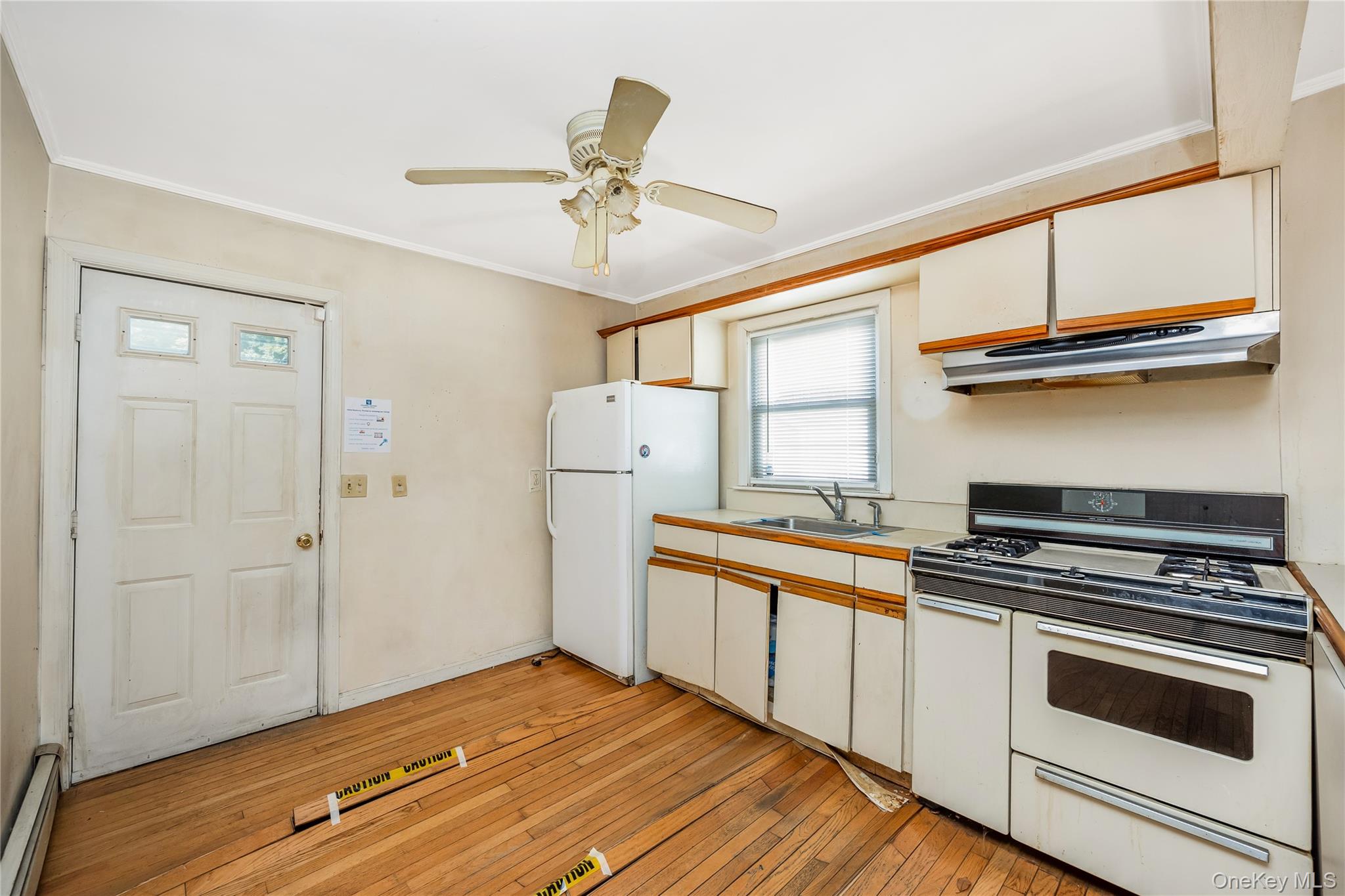 297 16th Street Property Photo 9