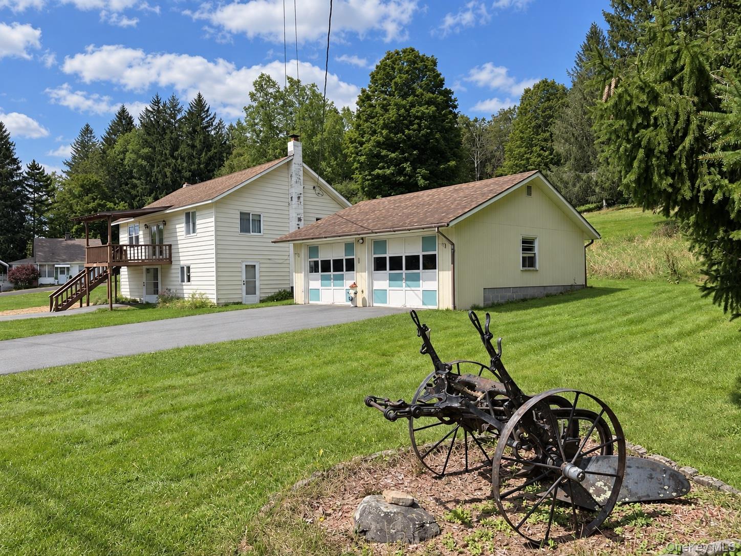 979 Debruce Road Property Photo 1