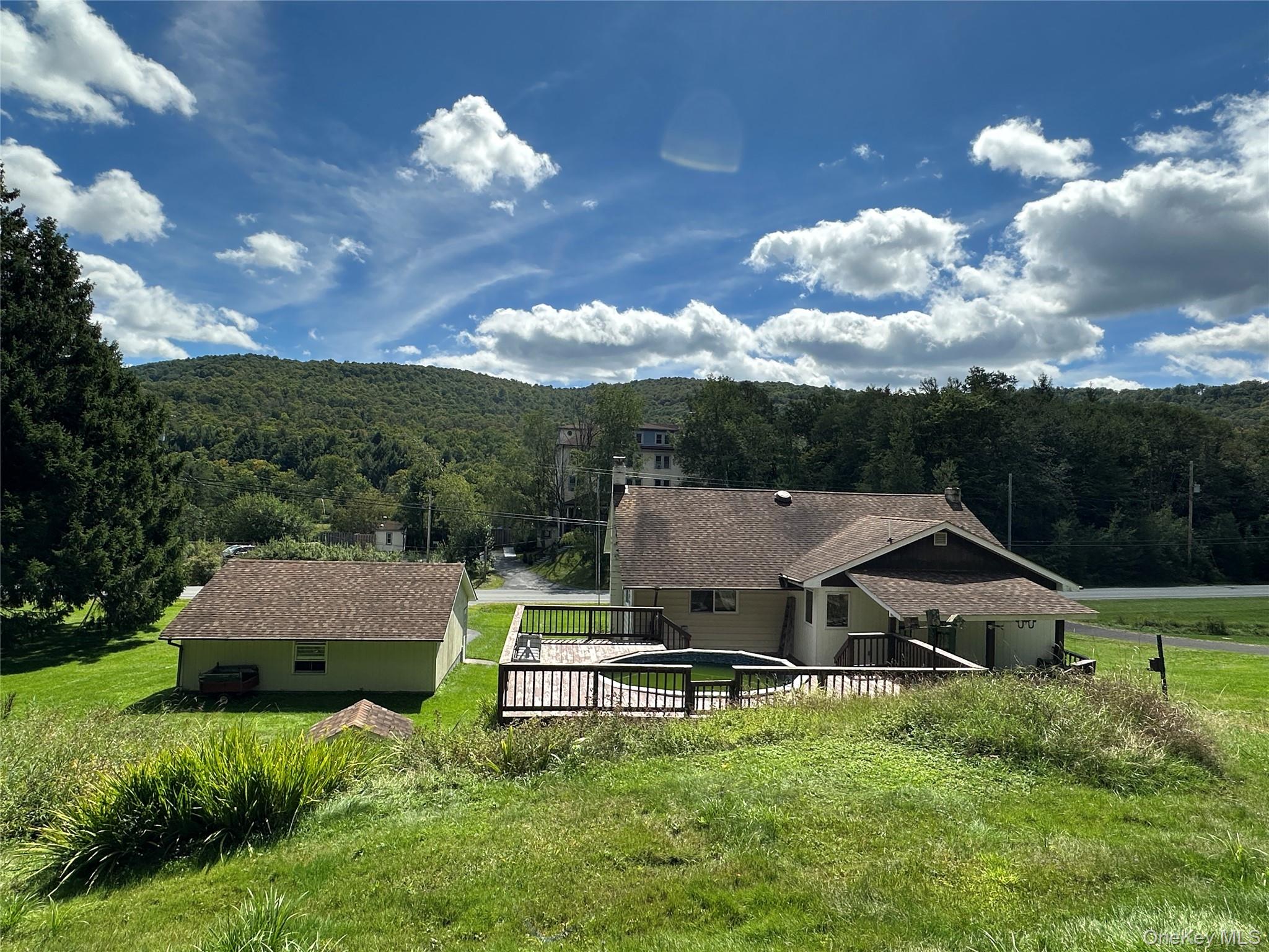 979 Debruce Road Property Photo 2