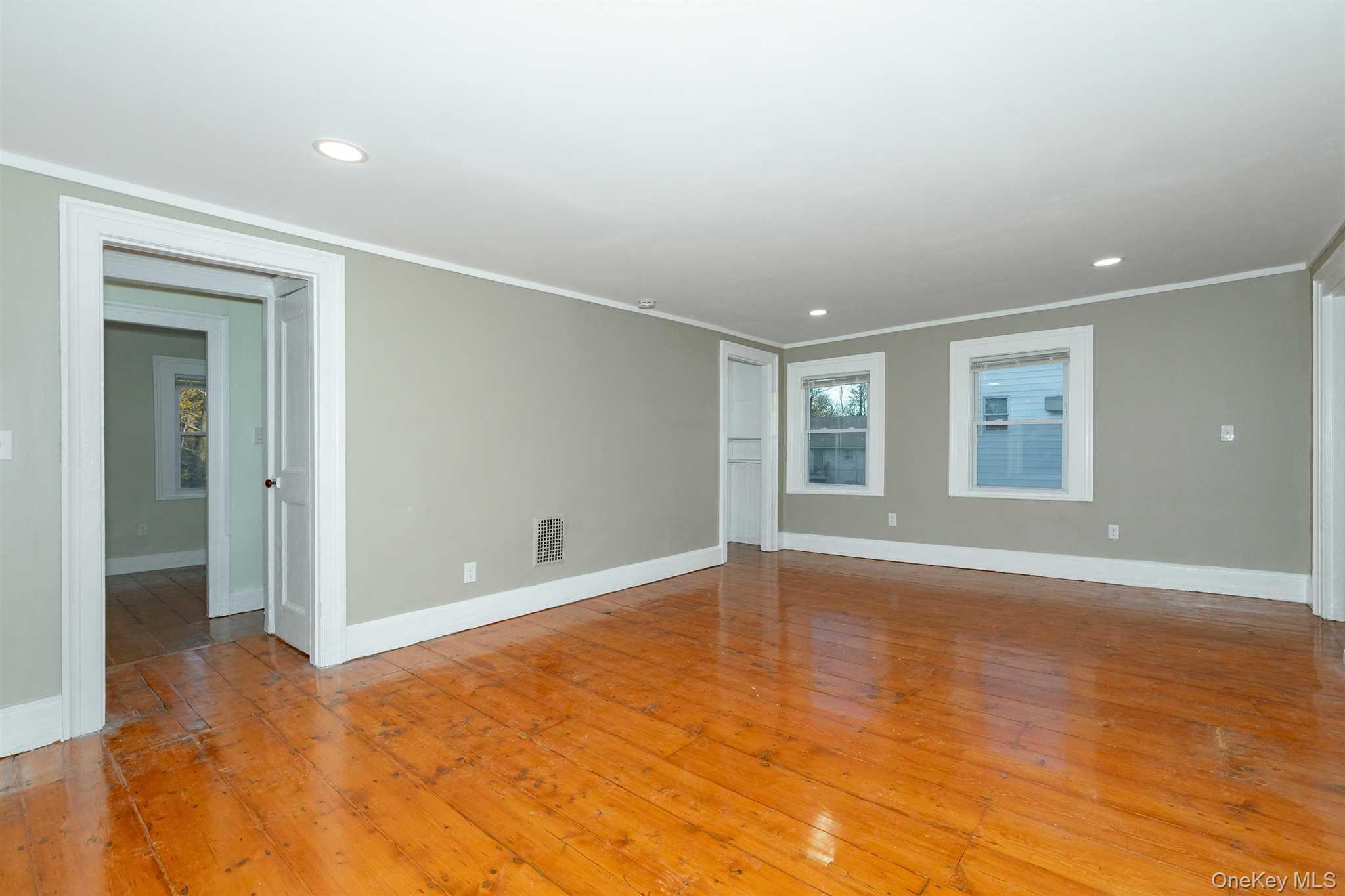 90 S Hamilton Street Property Photo 11