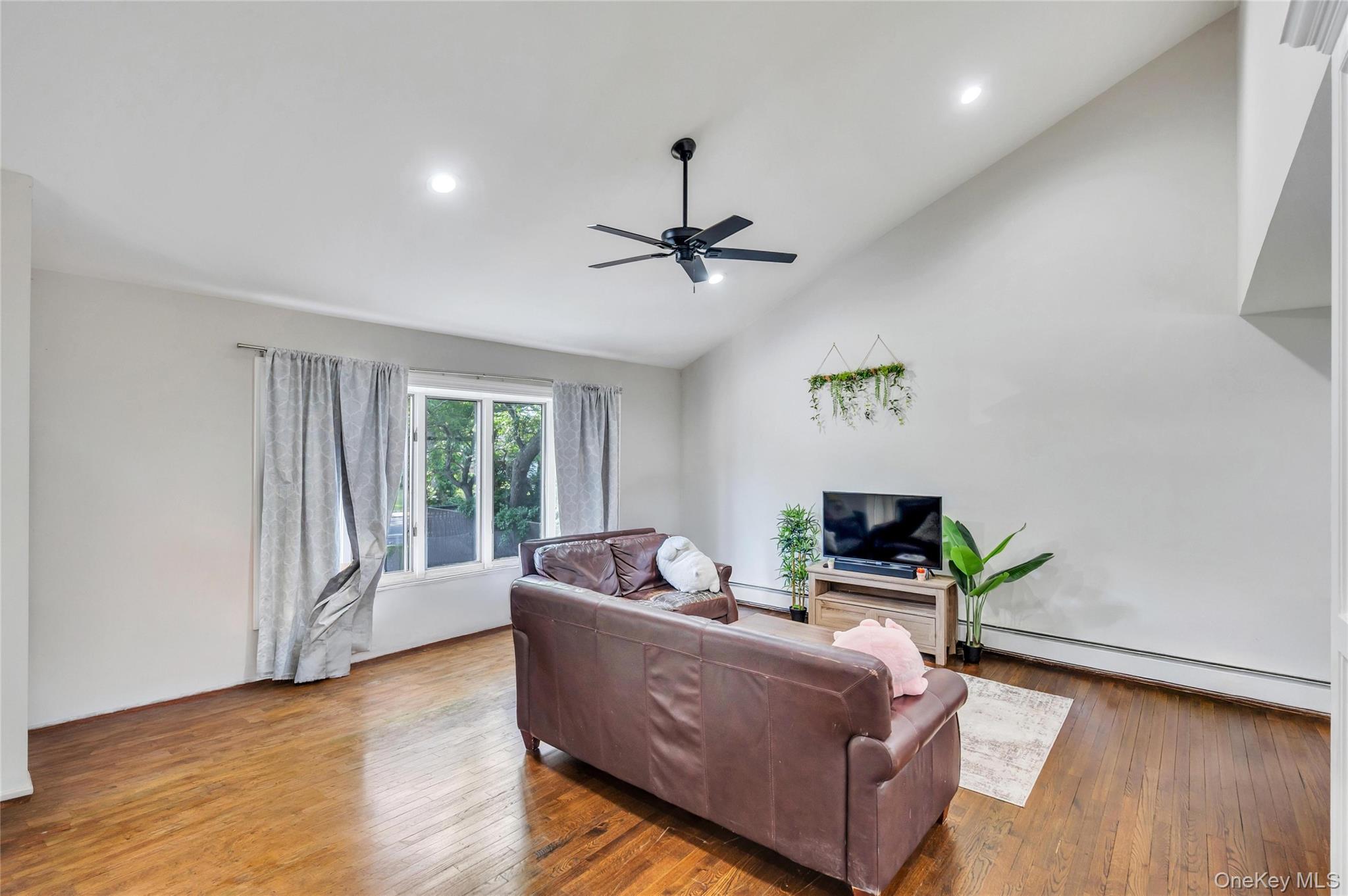 87 Holbrook Road Property Photo 8