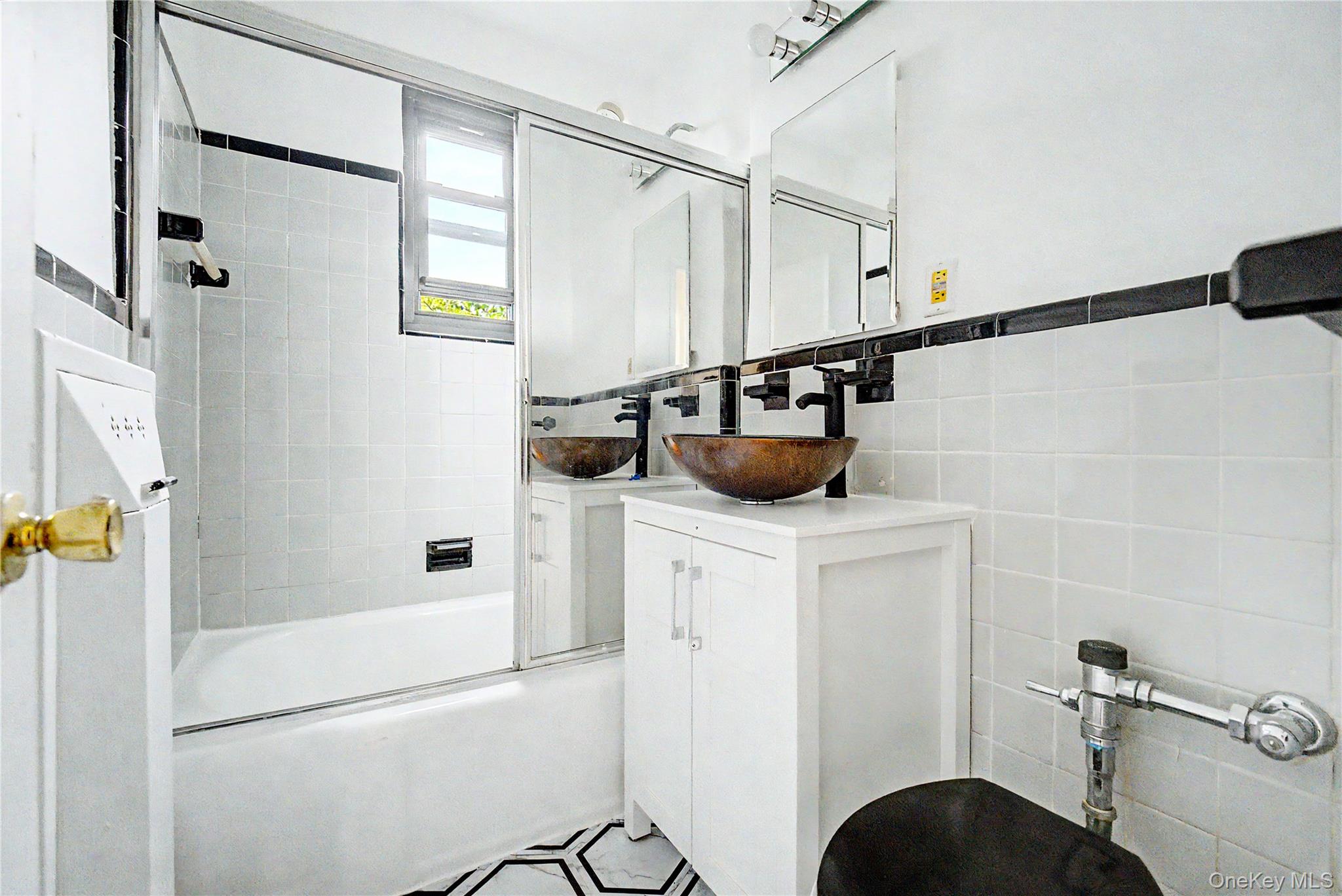 75-08 Bell Boulevard 3l Property Photo 10