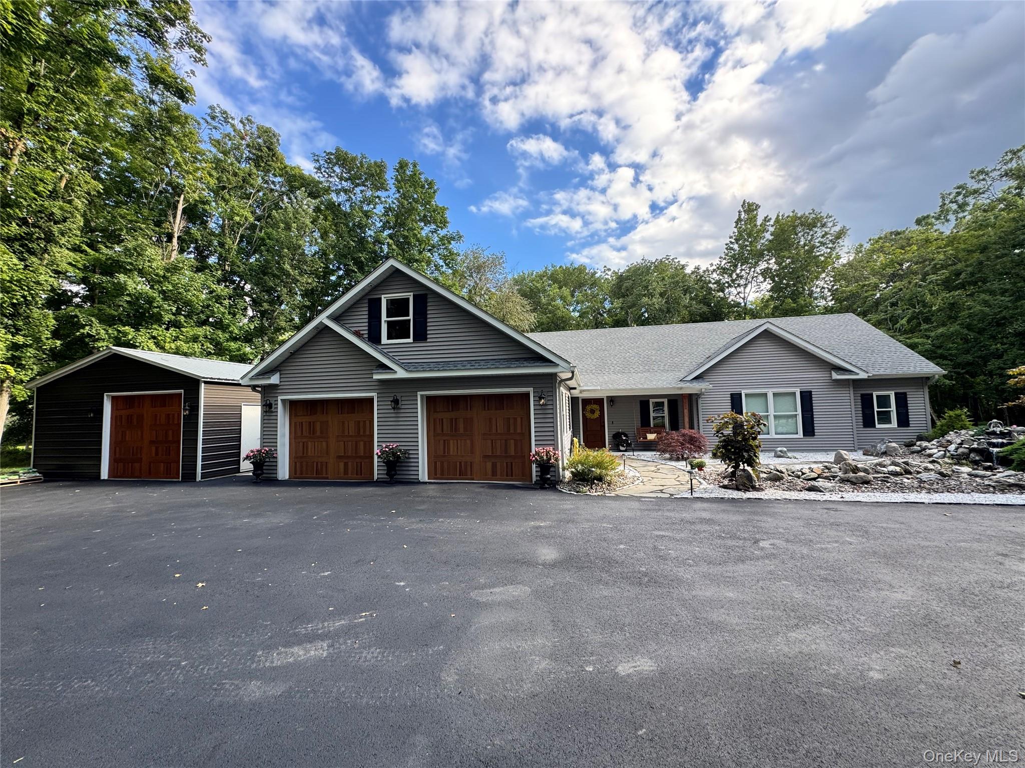1440 E Noxon Road Property Photo 1