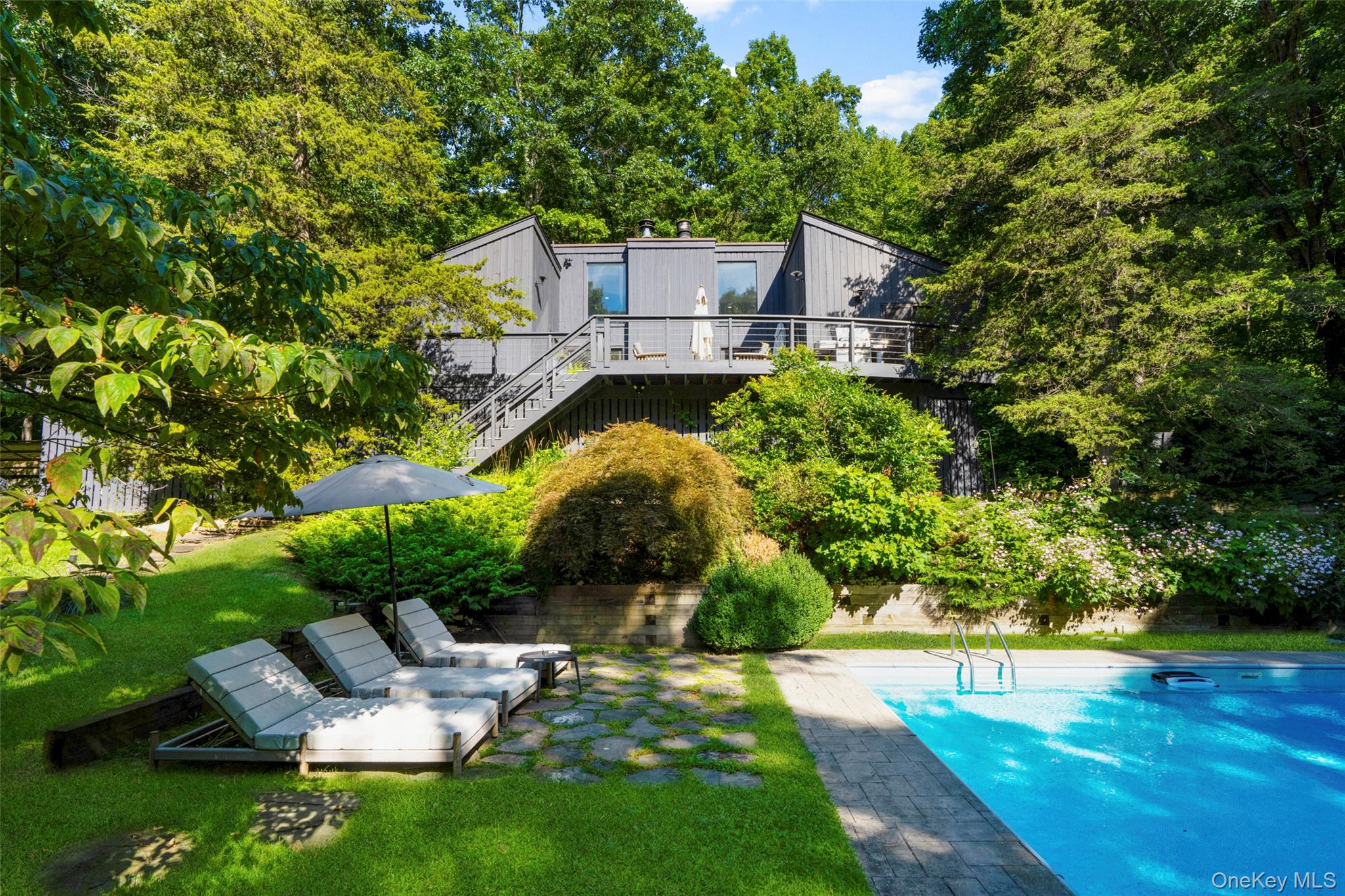 33 Dry Pond Road Property Photo 1