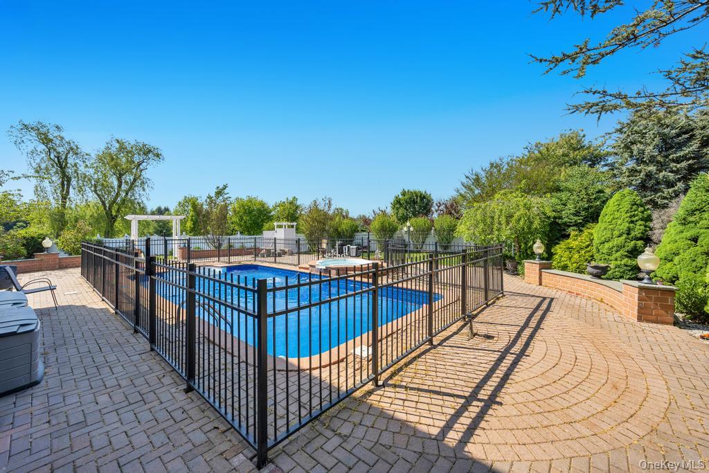 2 Old Bridge Court Property Photo 47