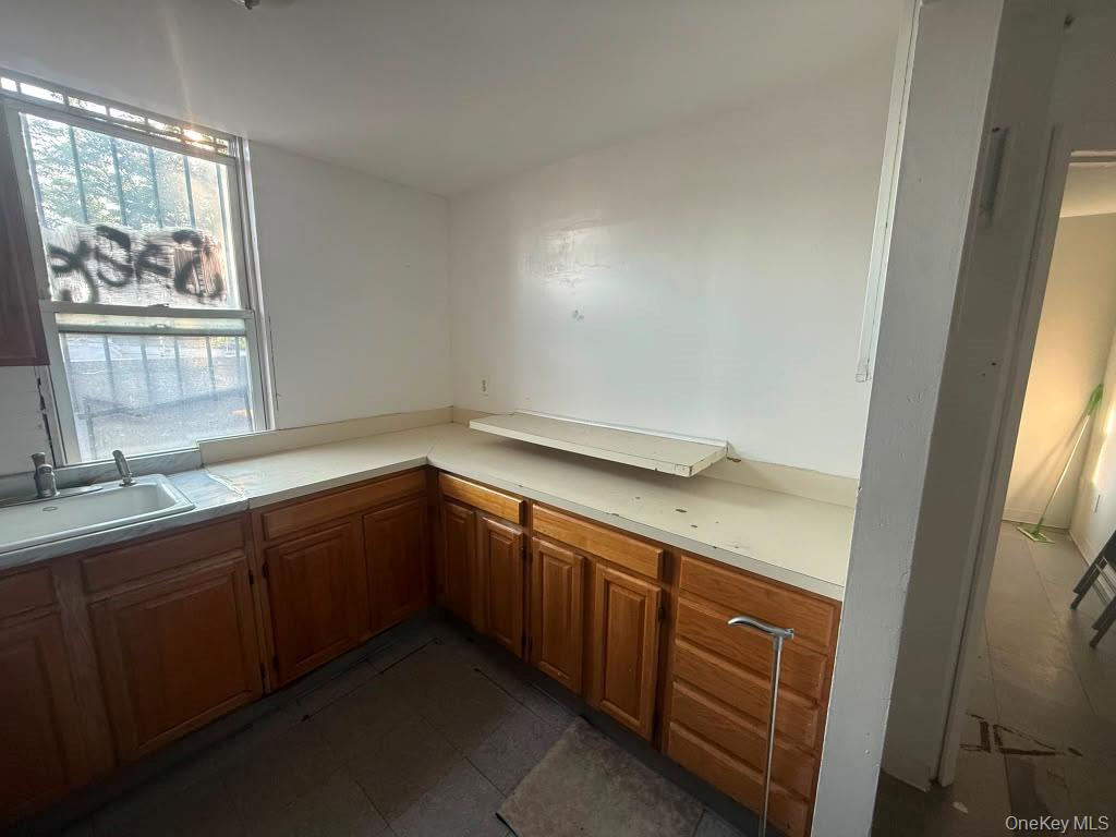 1852 Westchester Avenue Property Photo 15