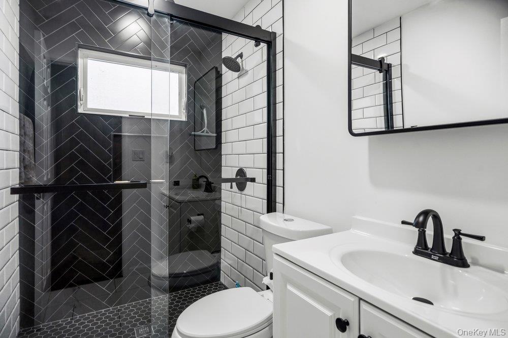 18 Huron Street Property Photo 13