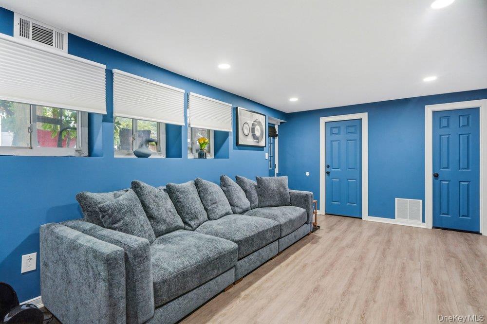 18 Huron Street Property Photo 15