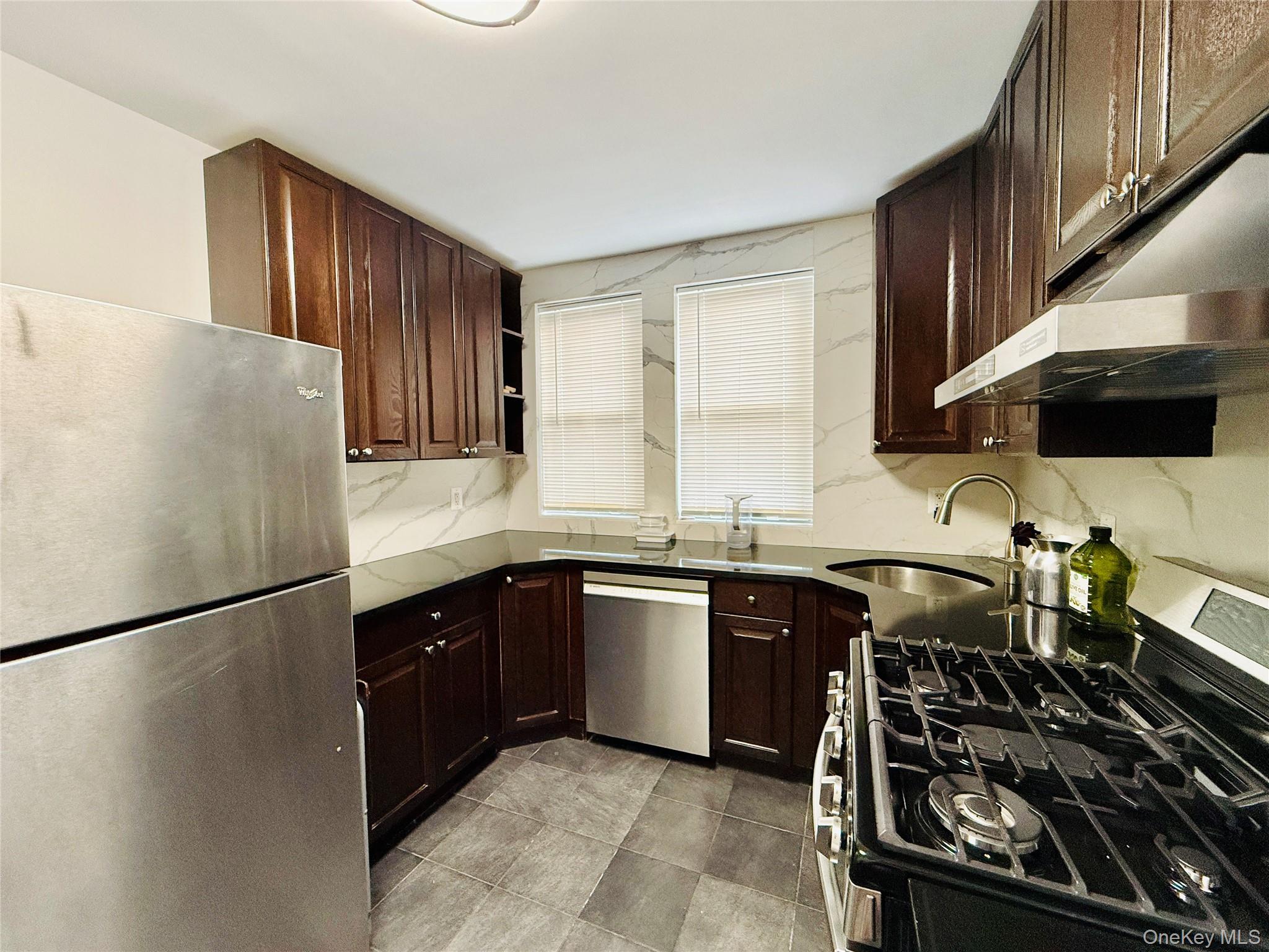 1616 Pilgrim Avenue Property Photo 2