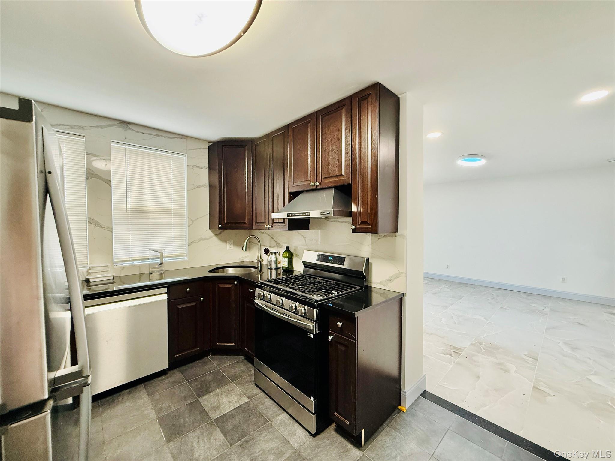 1616 Pilgrim Avenue Property Photo 3