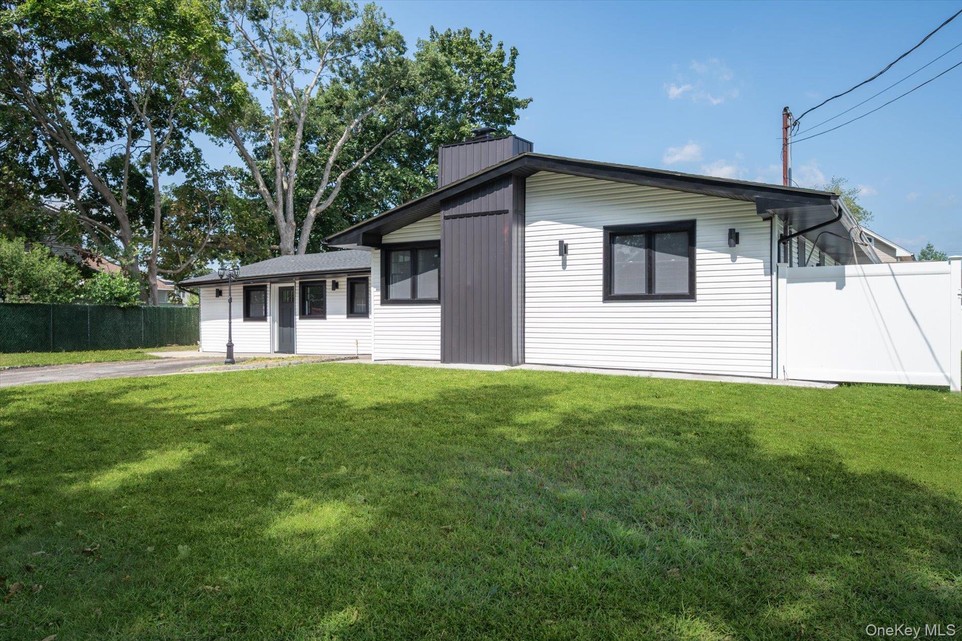 91 30th Street Property Photo 3