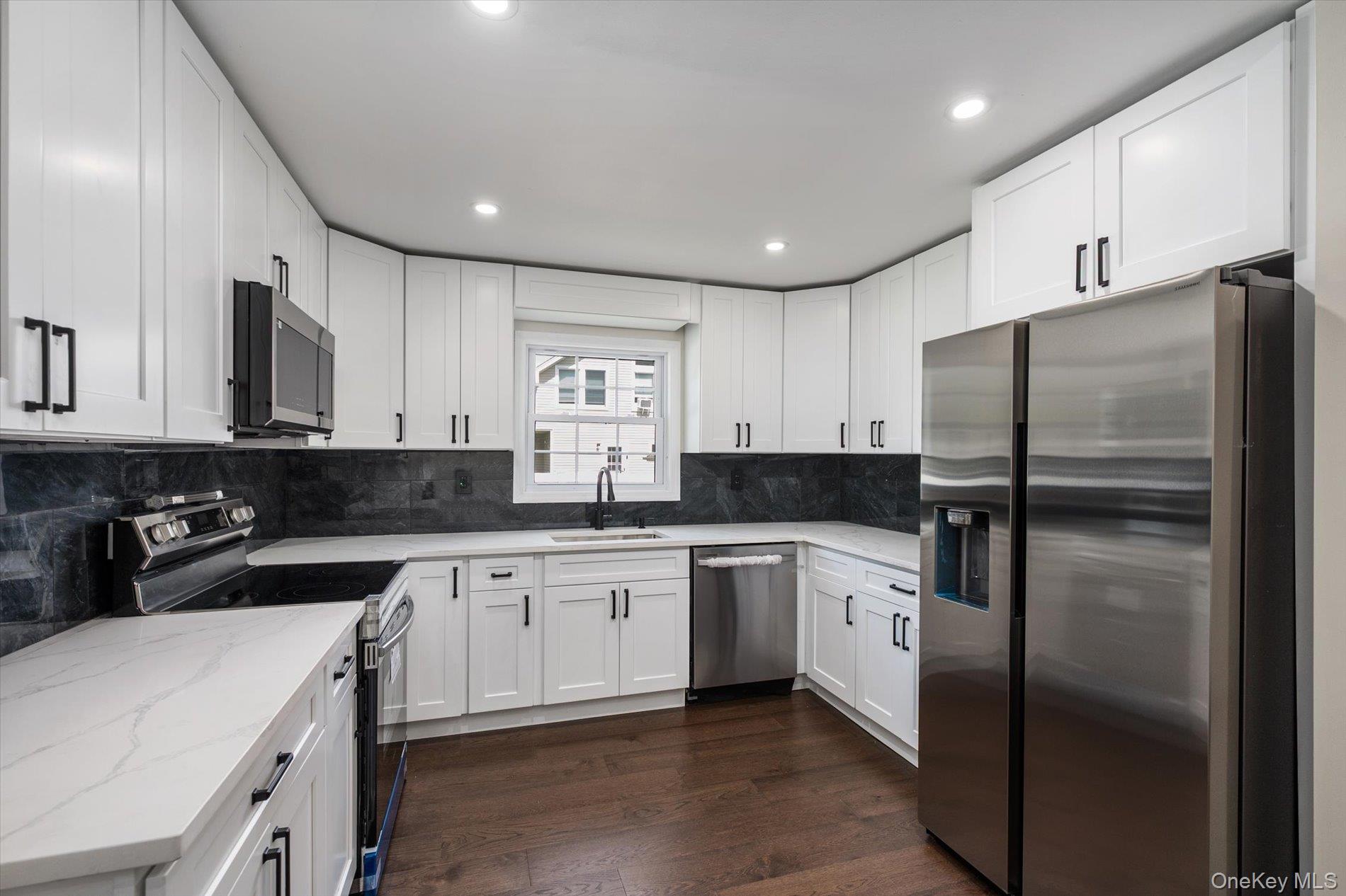 91 30th Street Property Photo 7