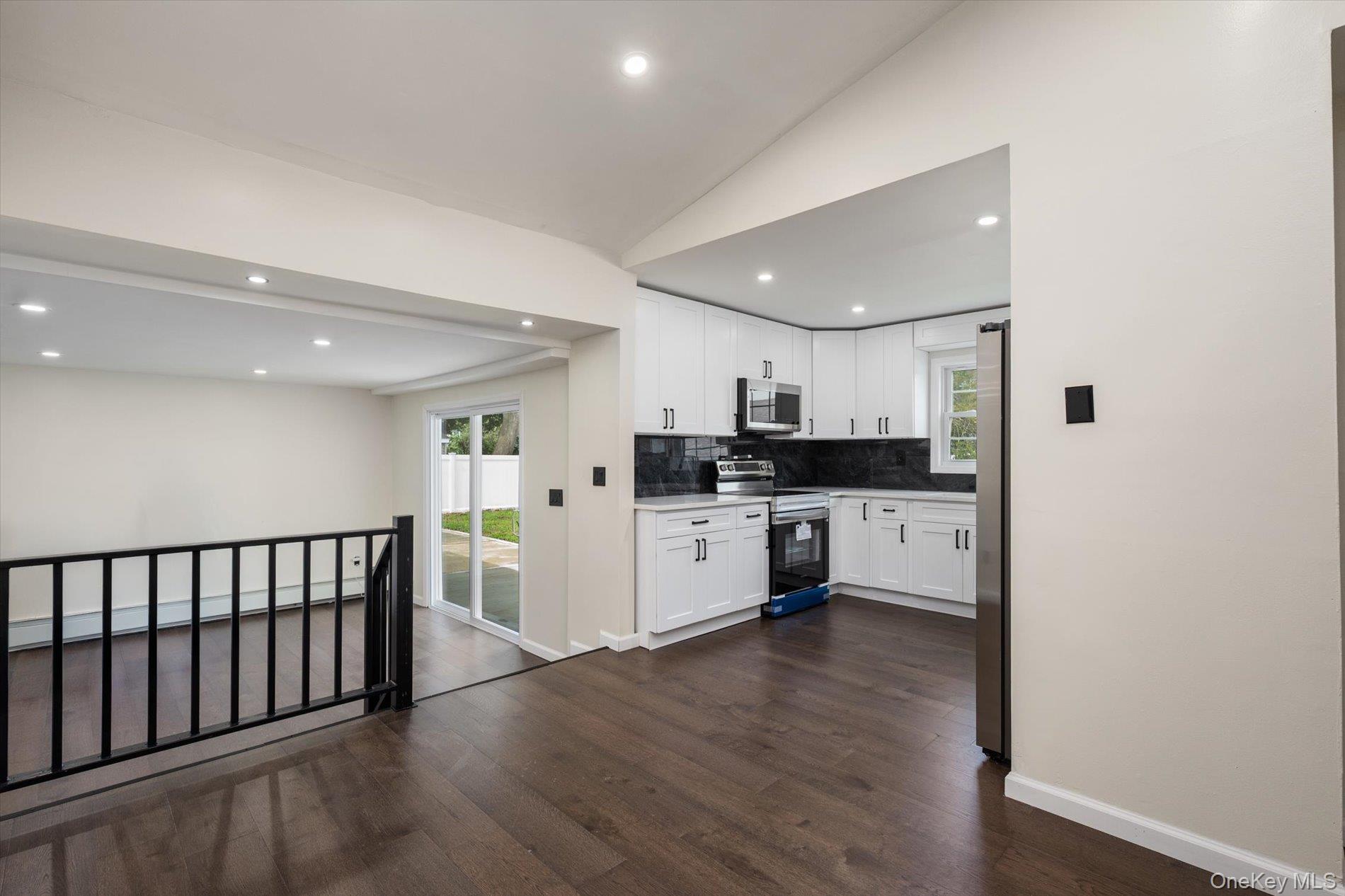 91 30th Street Property Photo 8