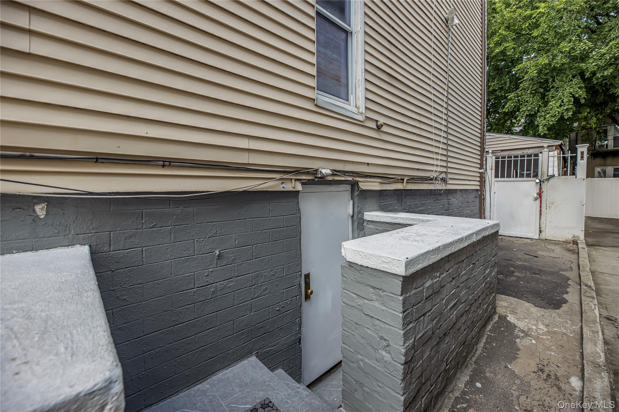 1734 Van Buren Street Property Photo 3