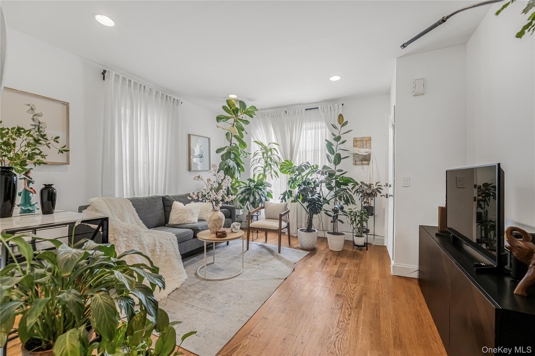 1734 Van Buren Street Property Photo 4