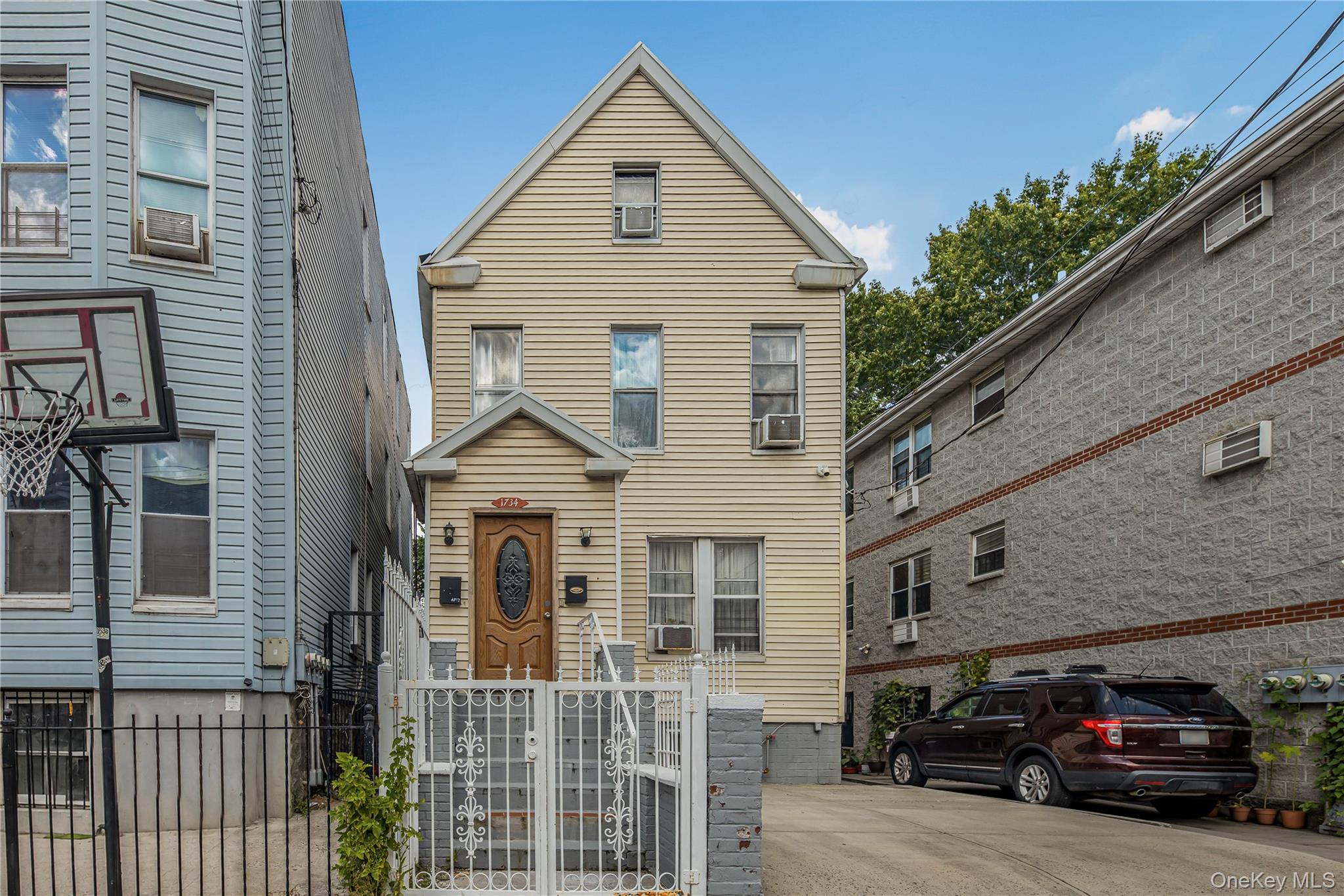 1734 Van Buren Street Property Photo 35