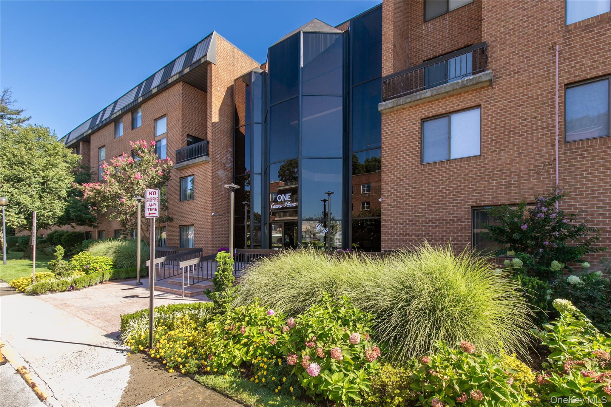 1 Ipswich Avenue Property Photo 1