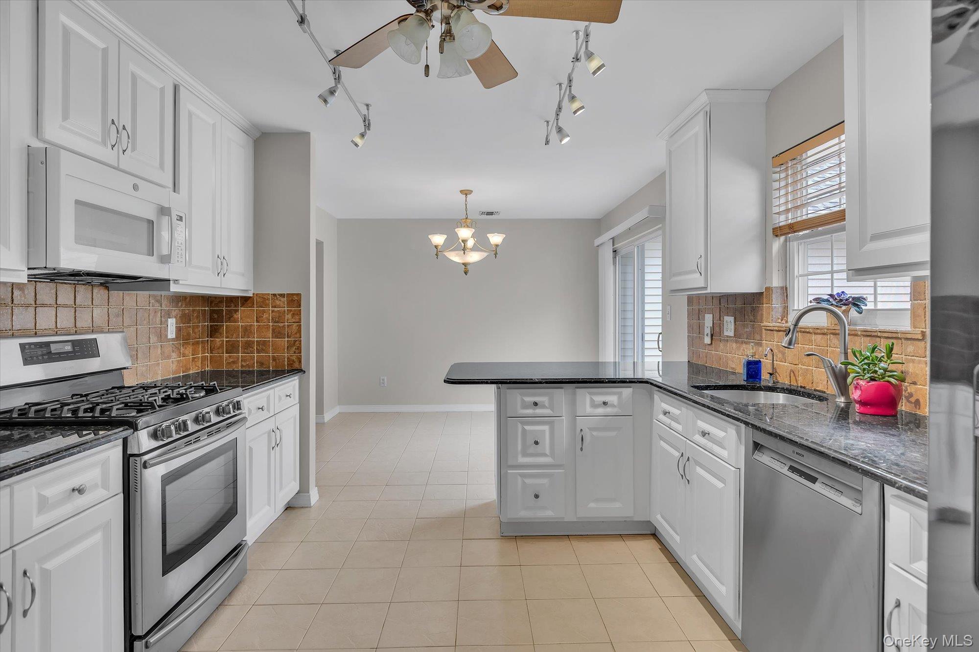 403 Winged Foot Way Property Photo 9