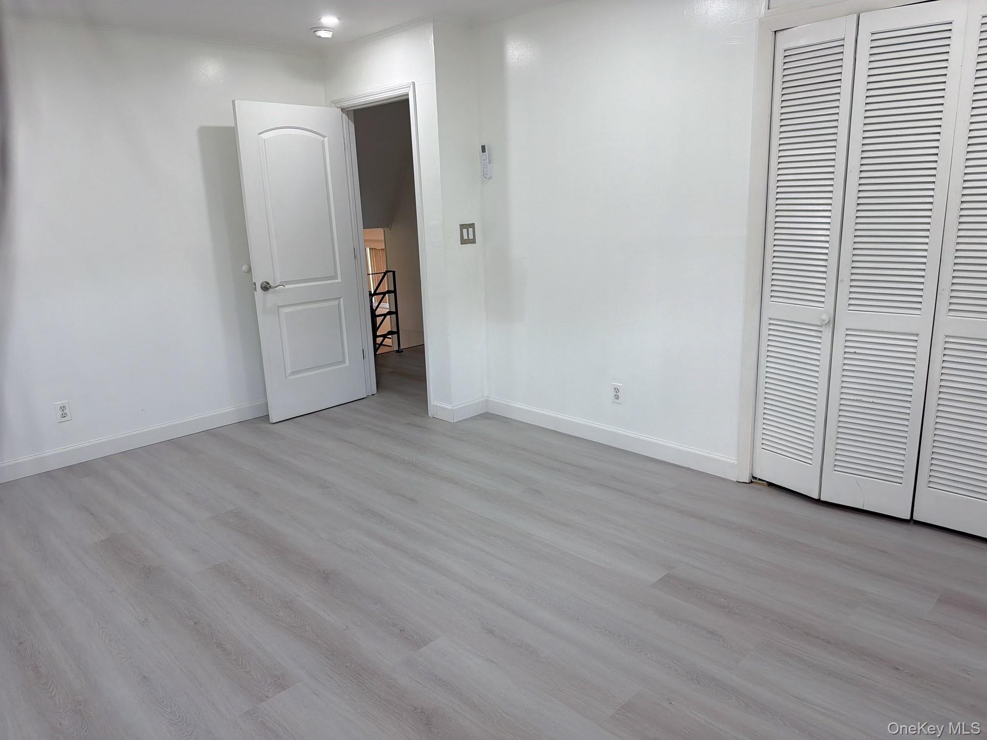 10 Kings Park Road Property Photo 2