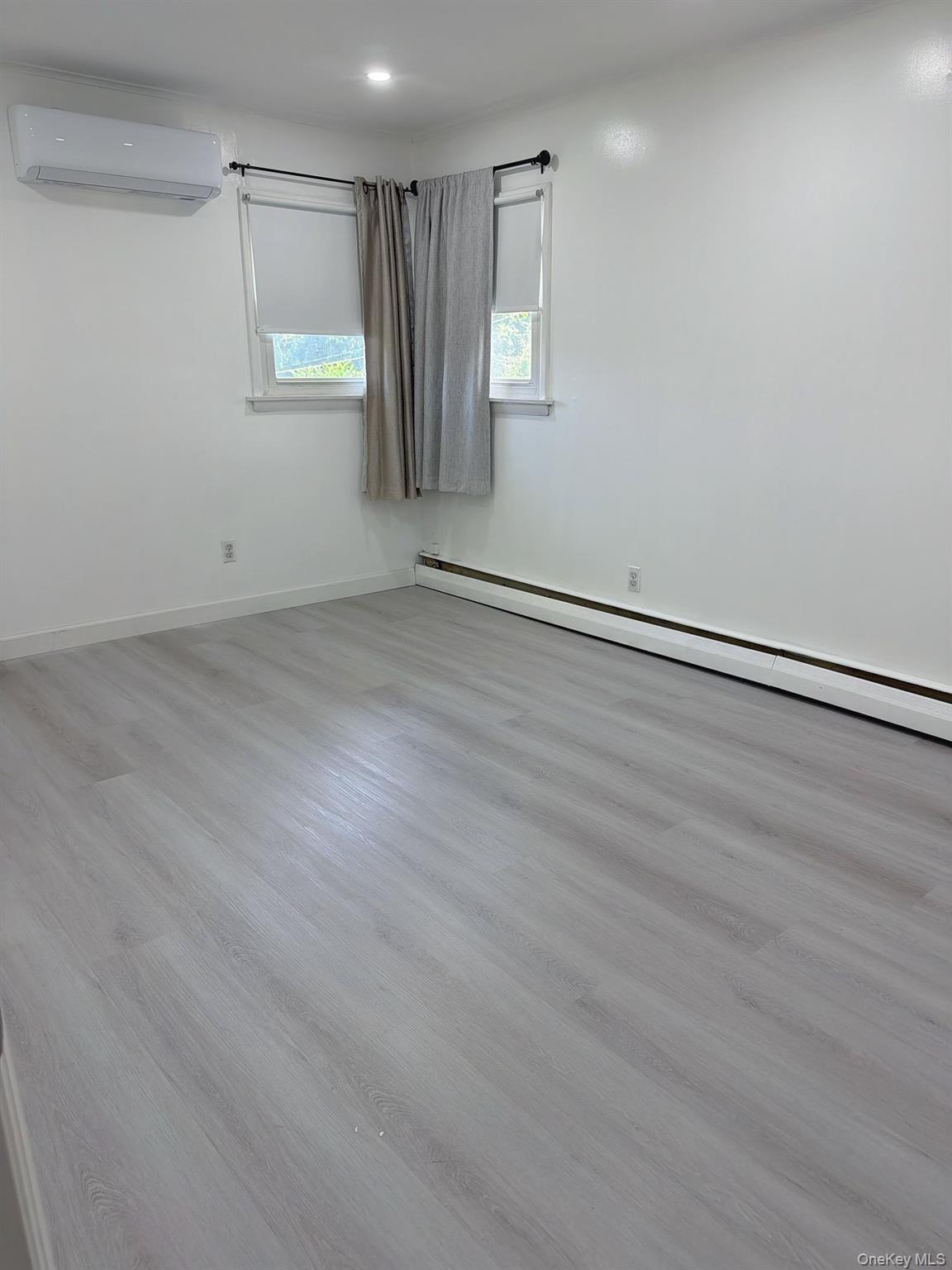 10 Kings Park Road Property Photo 8