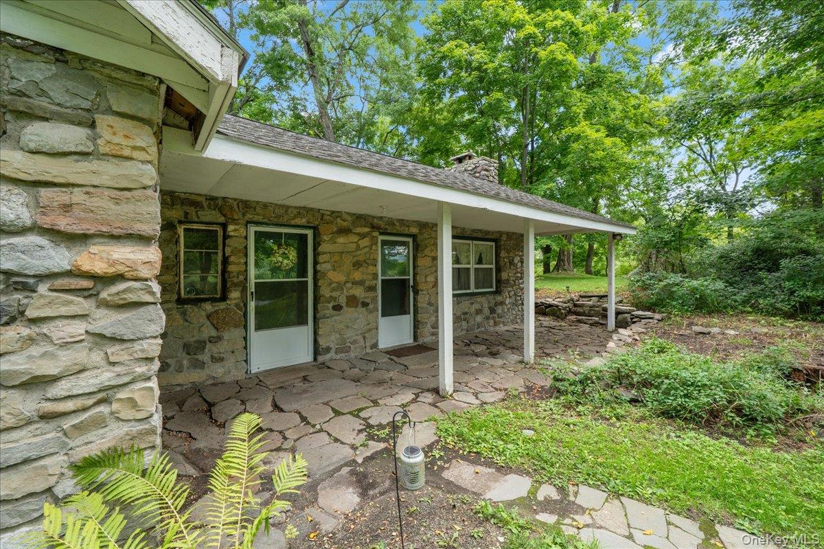 112 Onderdonk Road Property Photo 2