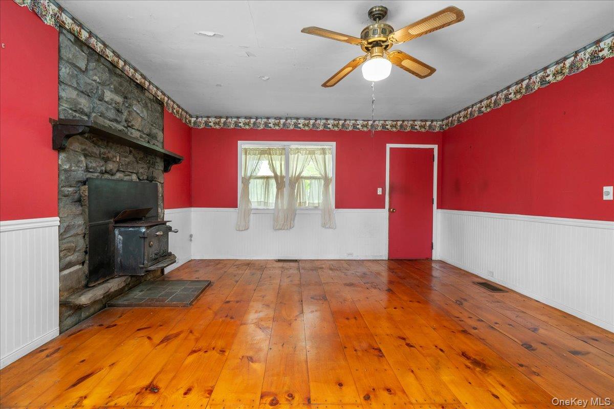 112 Onderdonk Road Property Photo 4