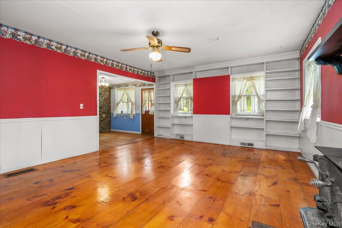 112 Onderdonk Road Property Photo 7
