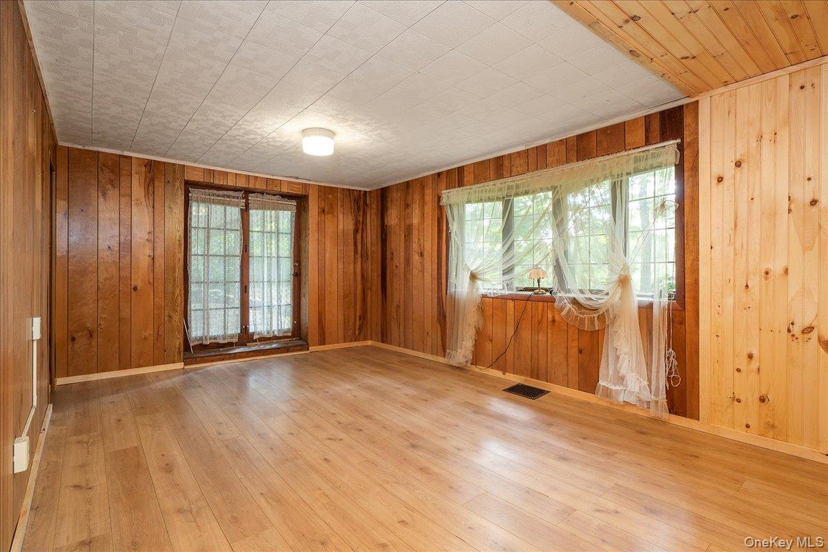 112 Onderdonk Road Property Photo 21