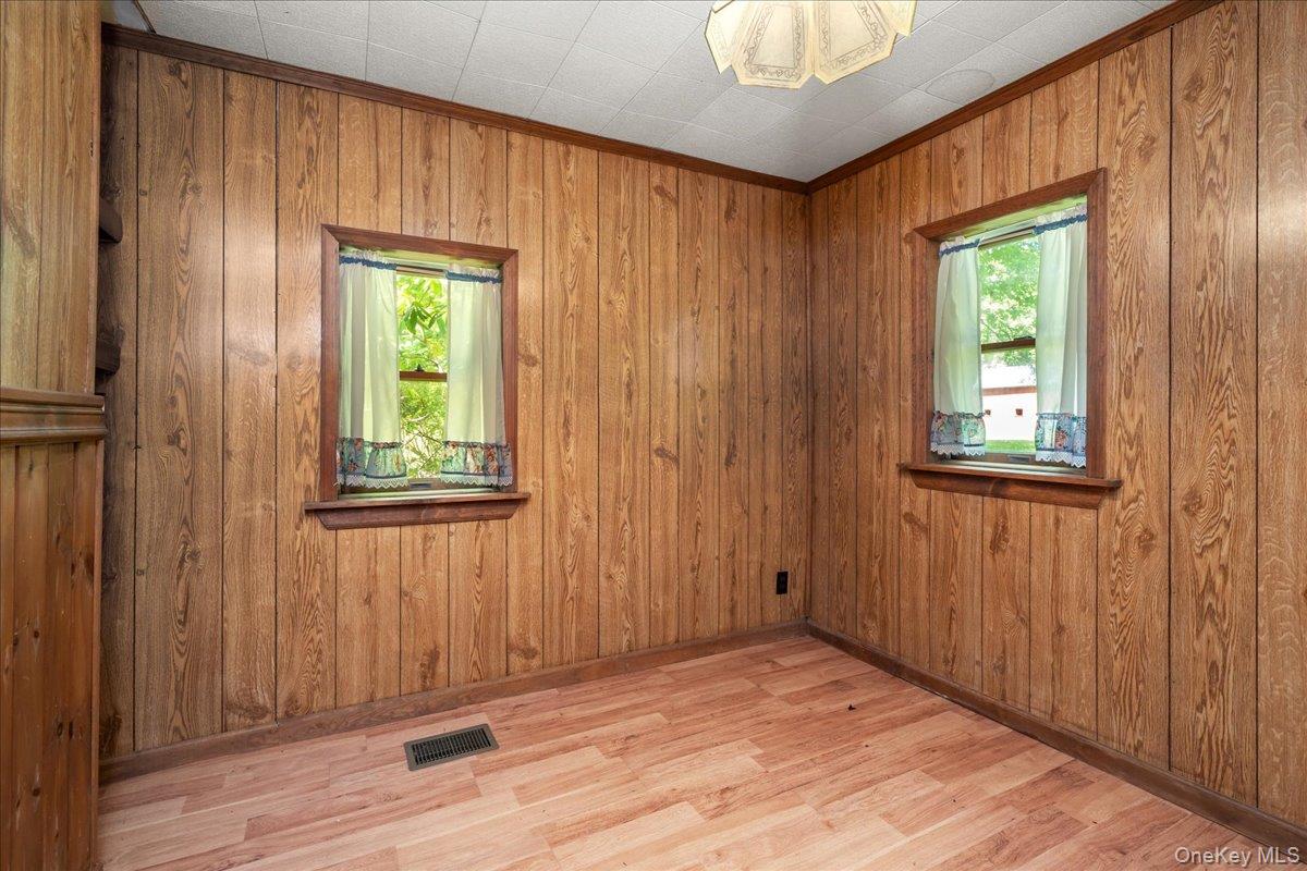 112 Onderdonk Road Property Photo 24