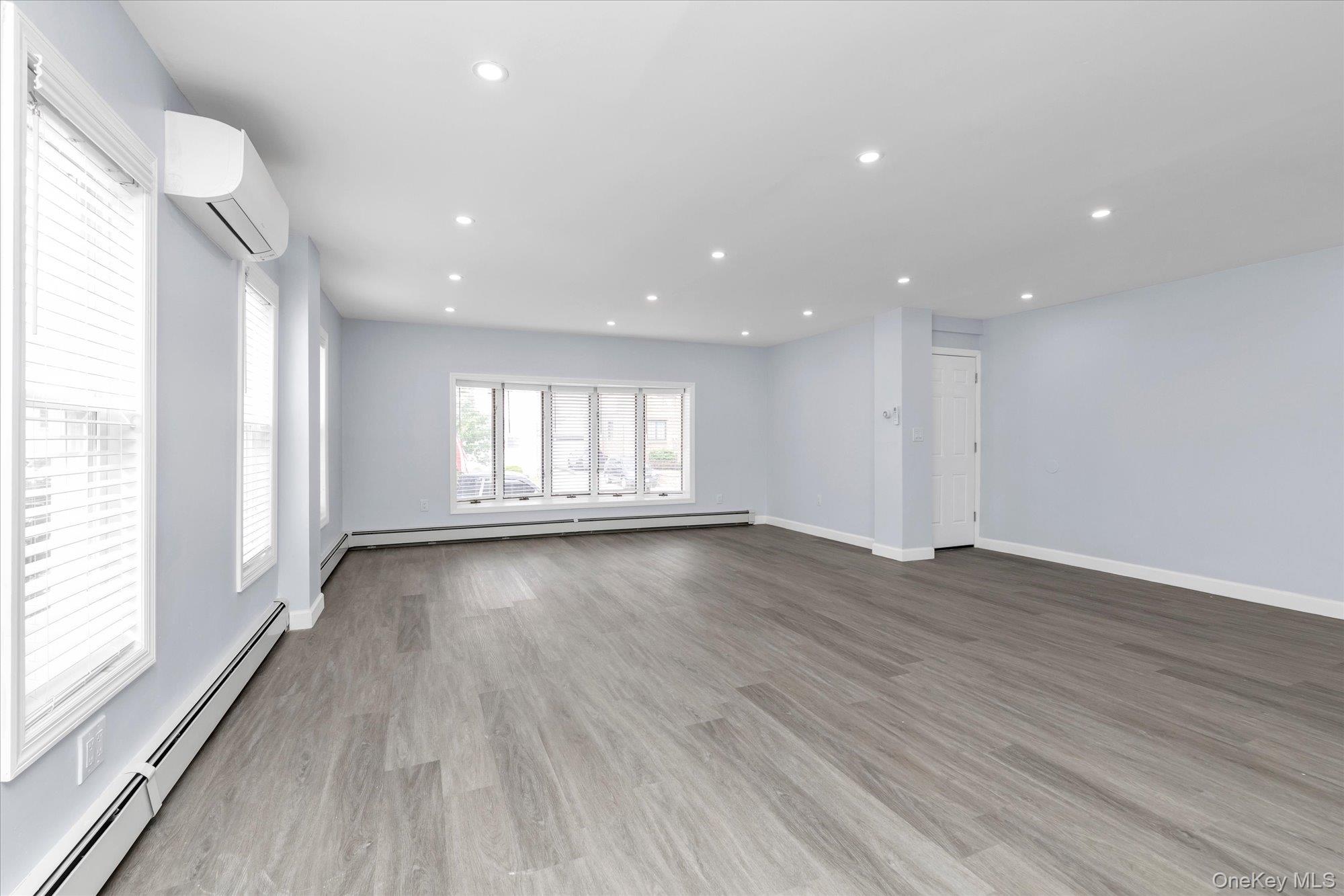 160-35 99th Street Property Photo 4