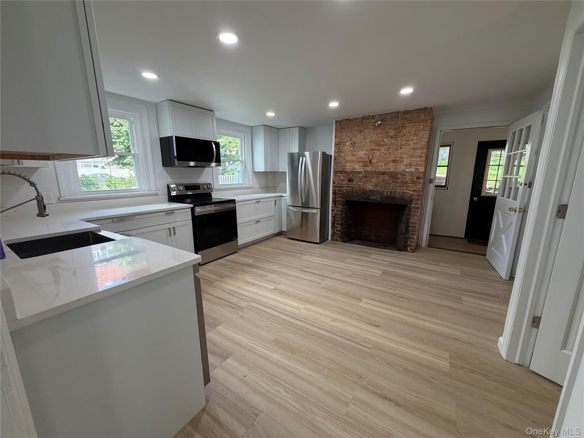 29 Delano Street 1 Property Photo 3