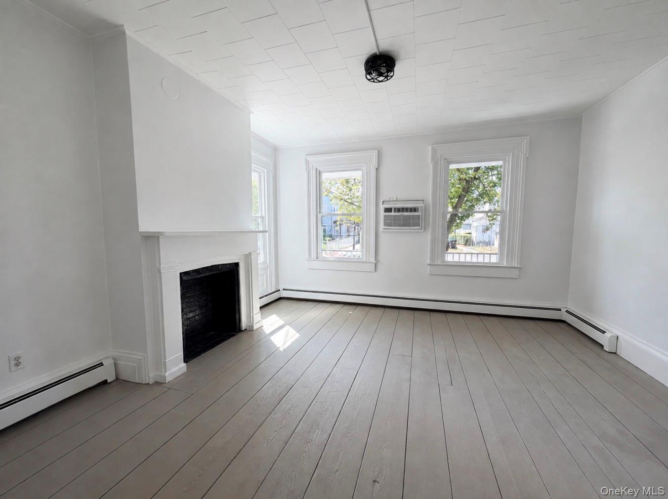 29 Delano Street 1 Property Photo 5