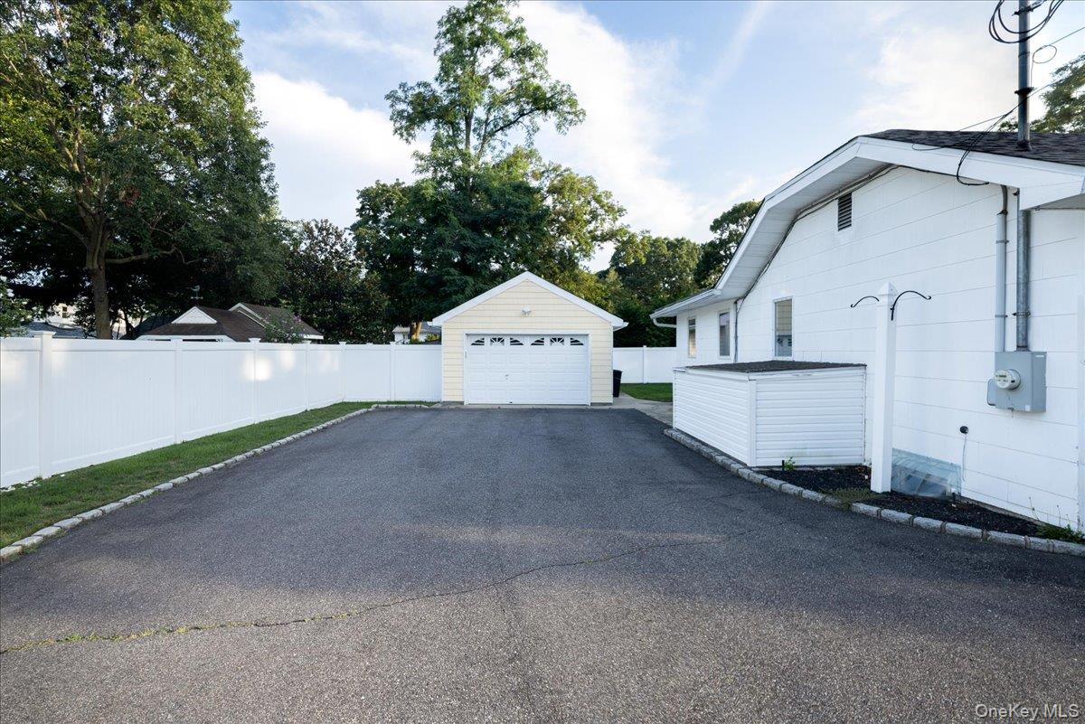 8 Doradell Drive Property Photo 18