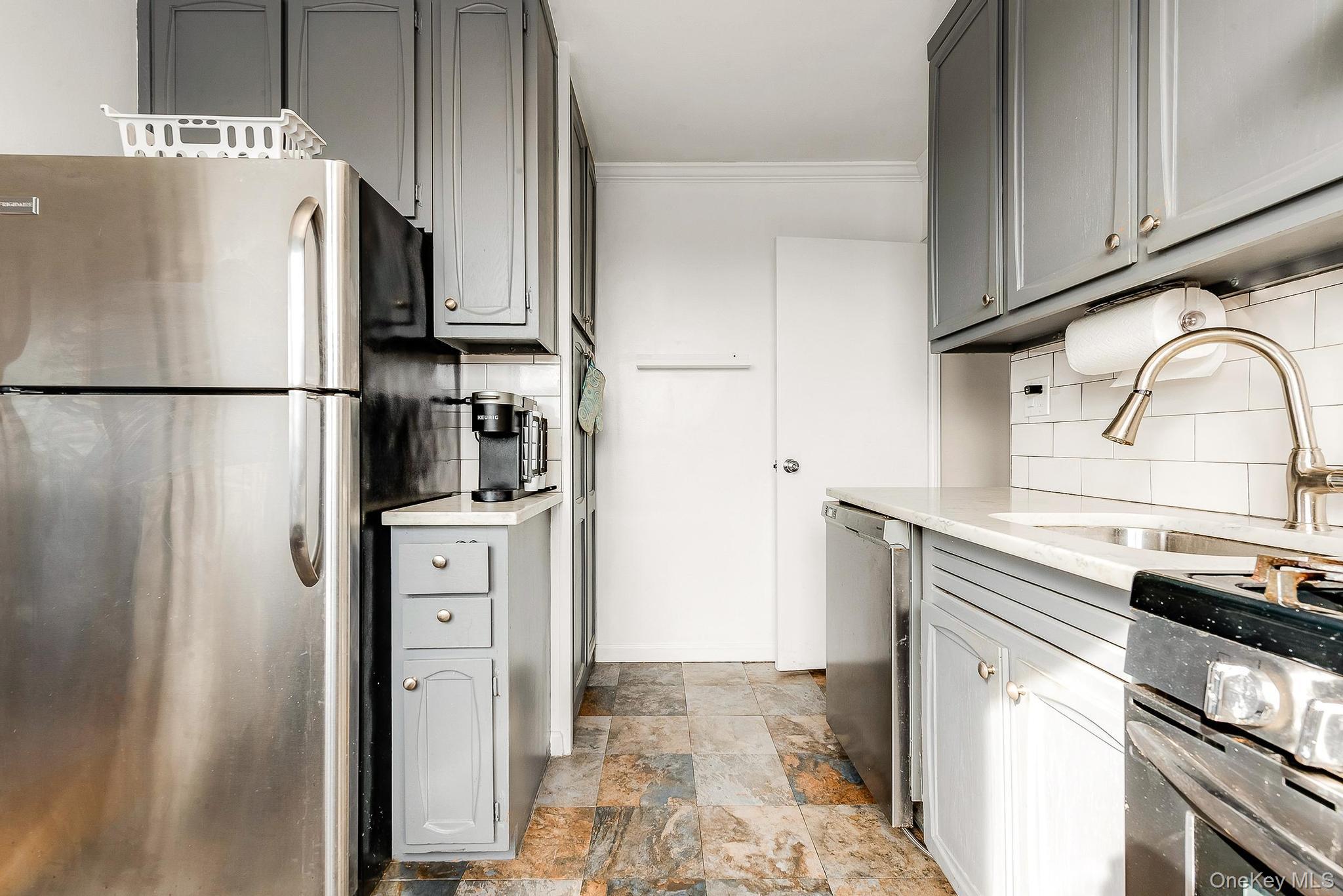 70-25 Yellowstone Boulevard 11h Property Photo 16
