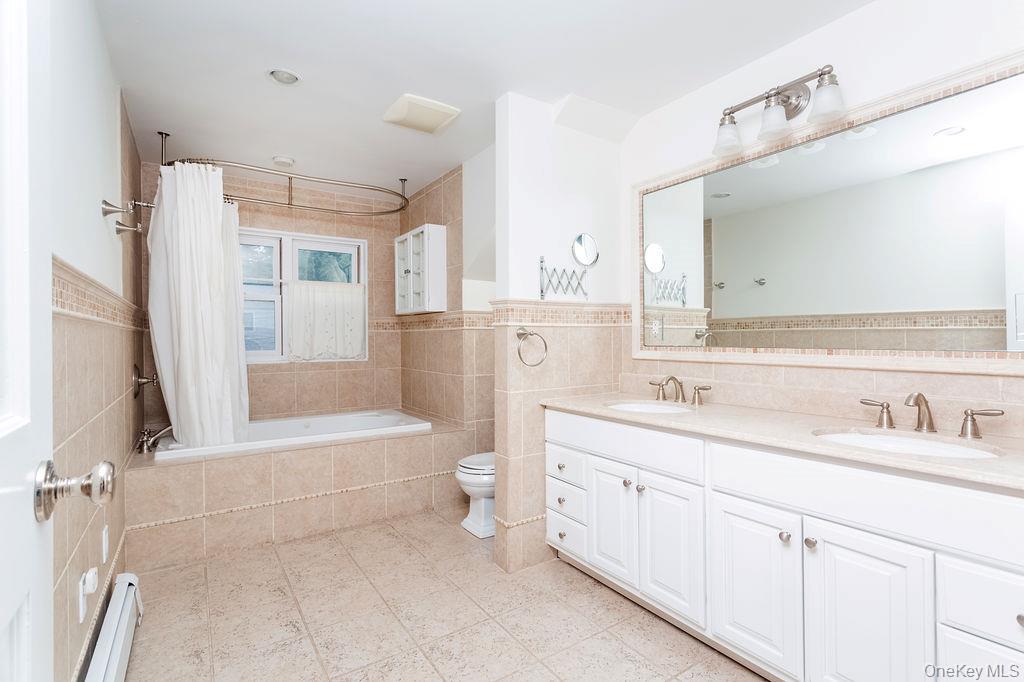 18 Shady Brook Lane Property Photo 15