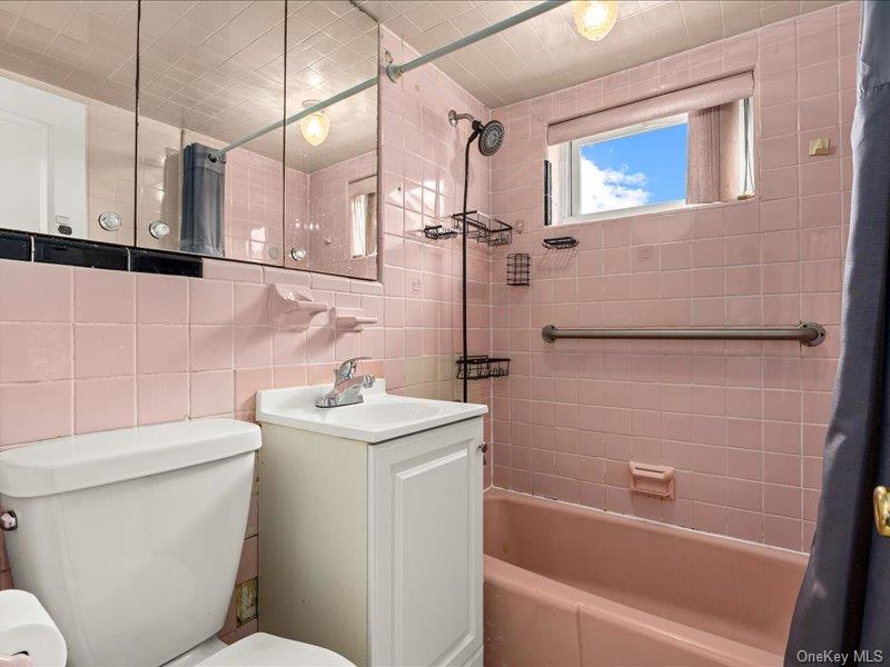 124-01 111 Property Photo 20