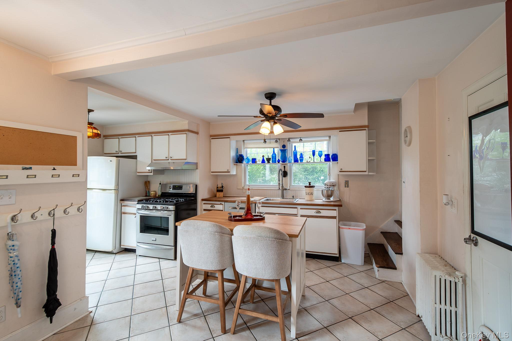 12 Perry Avenue Property Photo 8