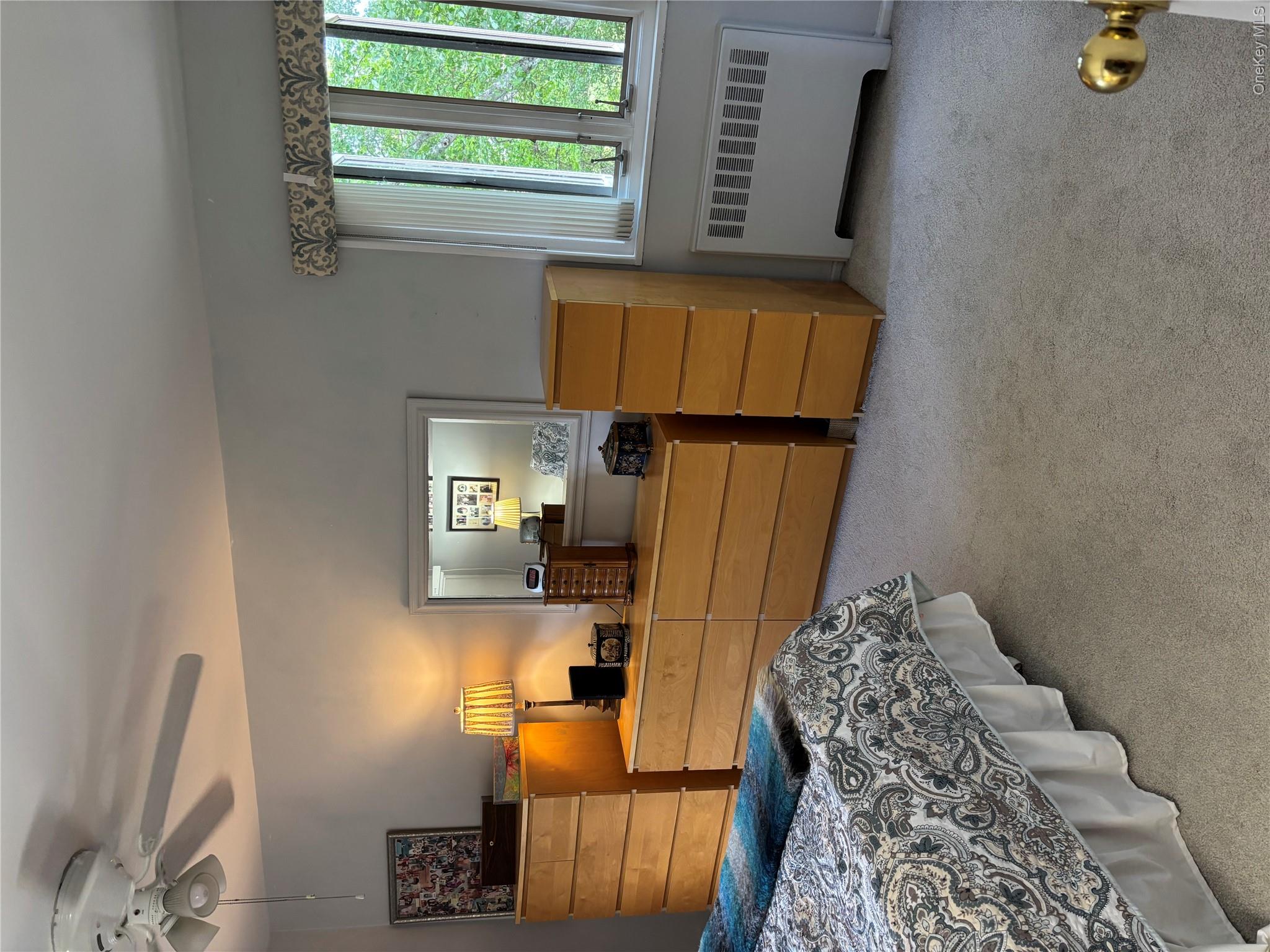 40 Lawrence Drive D Property Photo 7