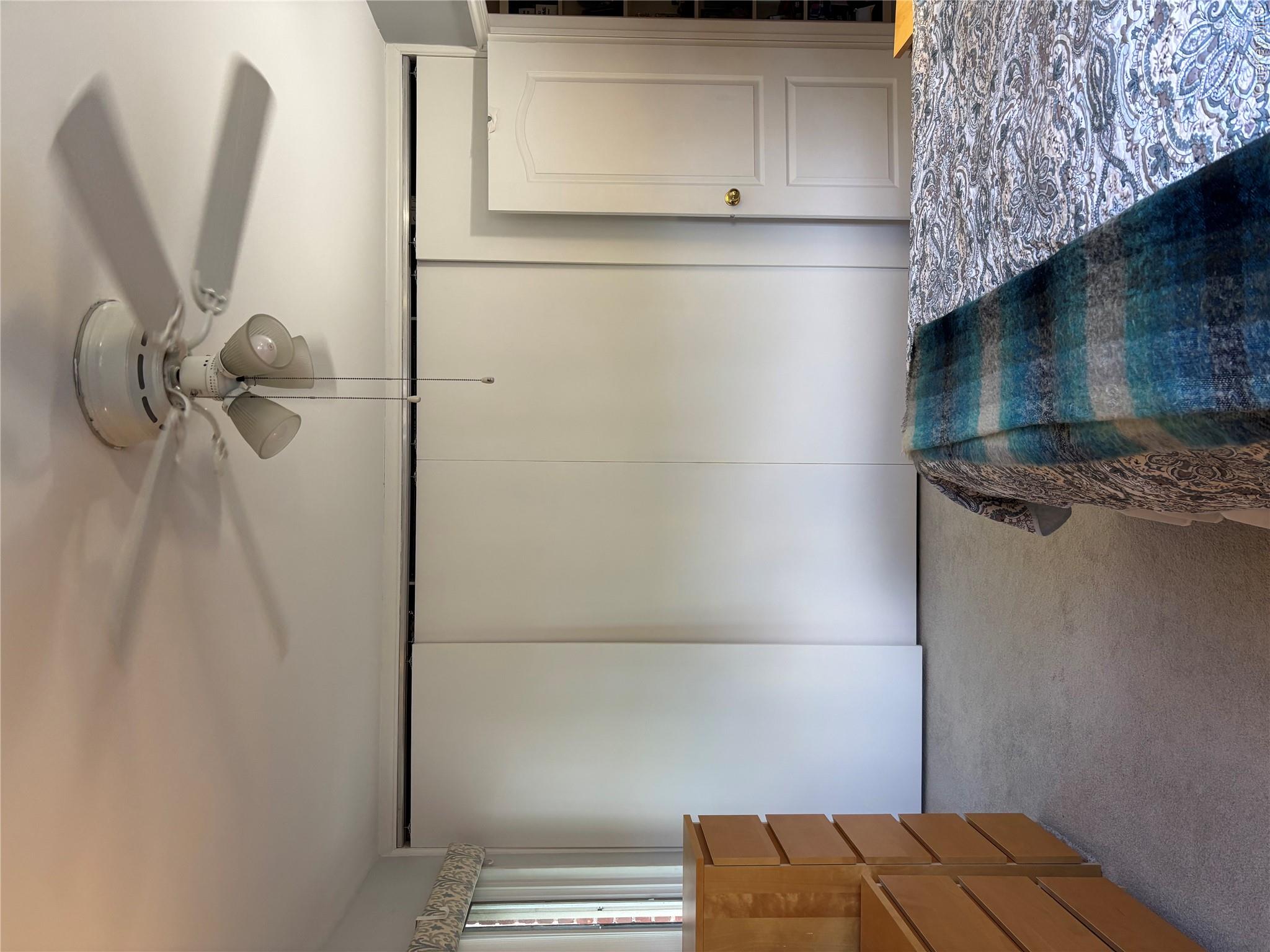 40 Lawrence Drive D Property Photo 8