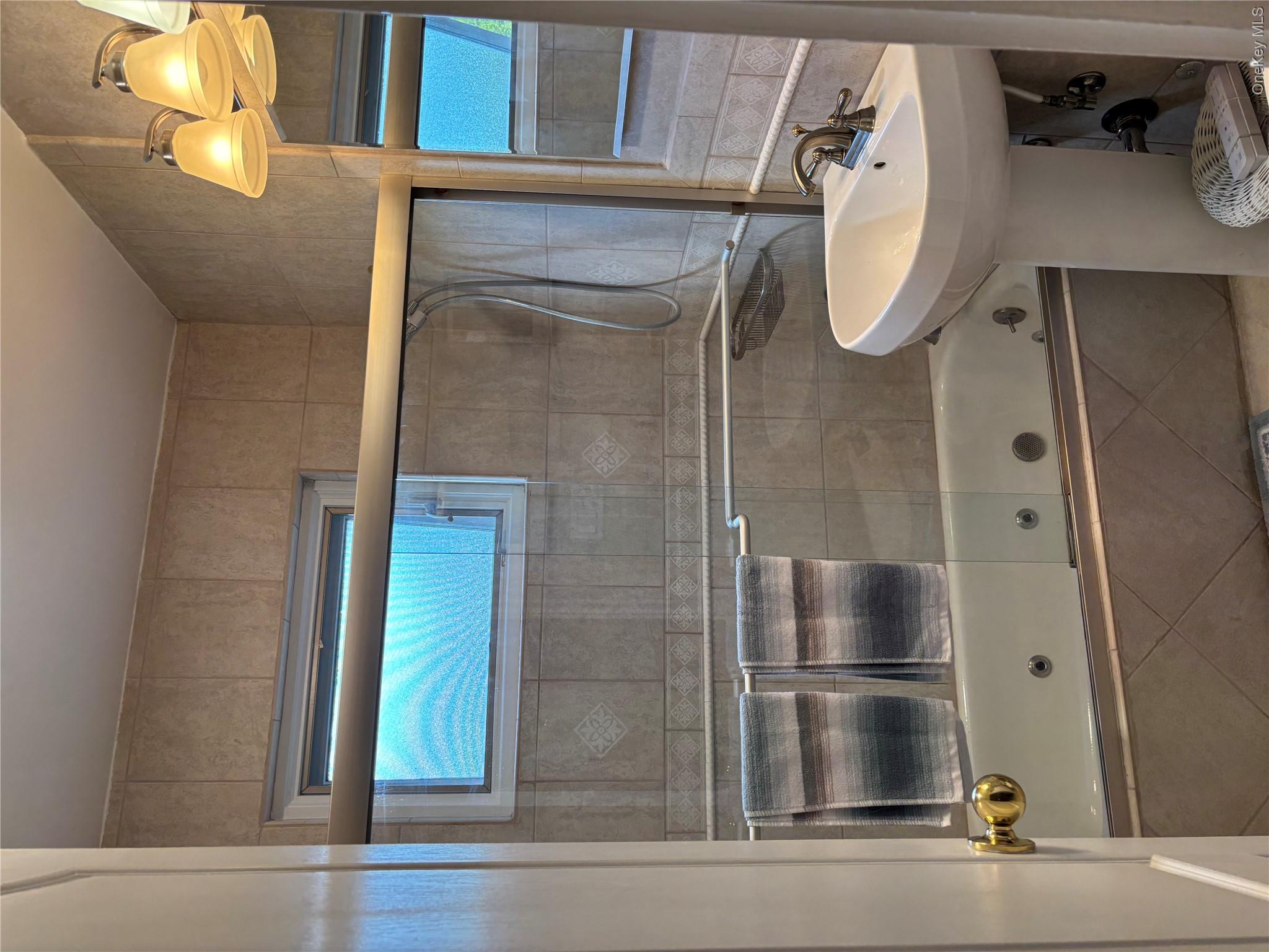 40 Lawrence Drive D Property Photo 9