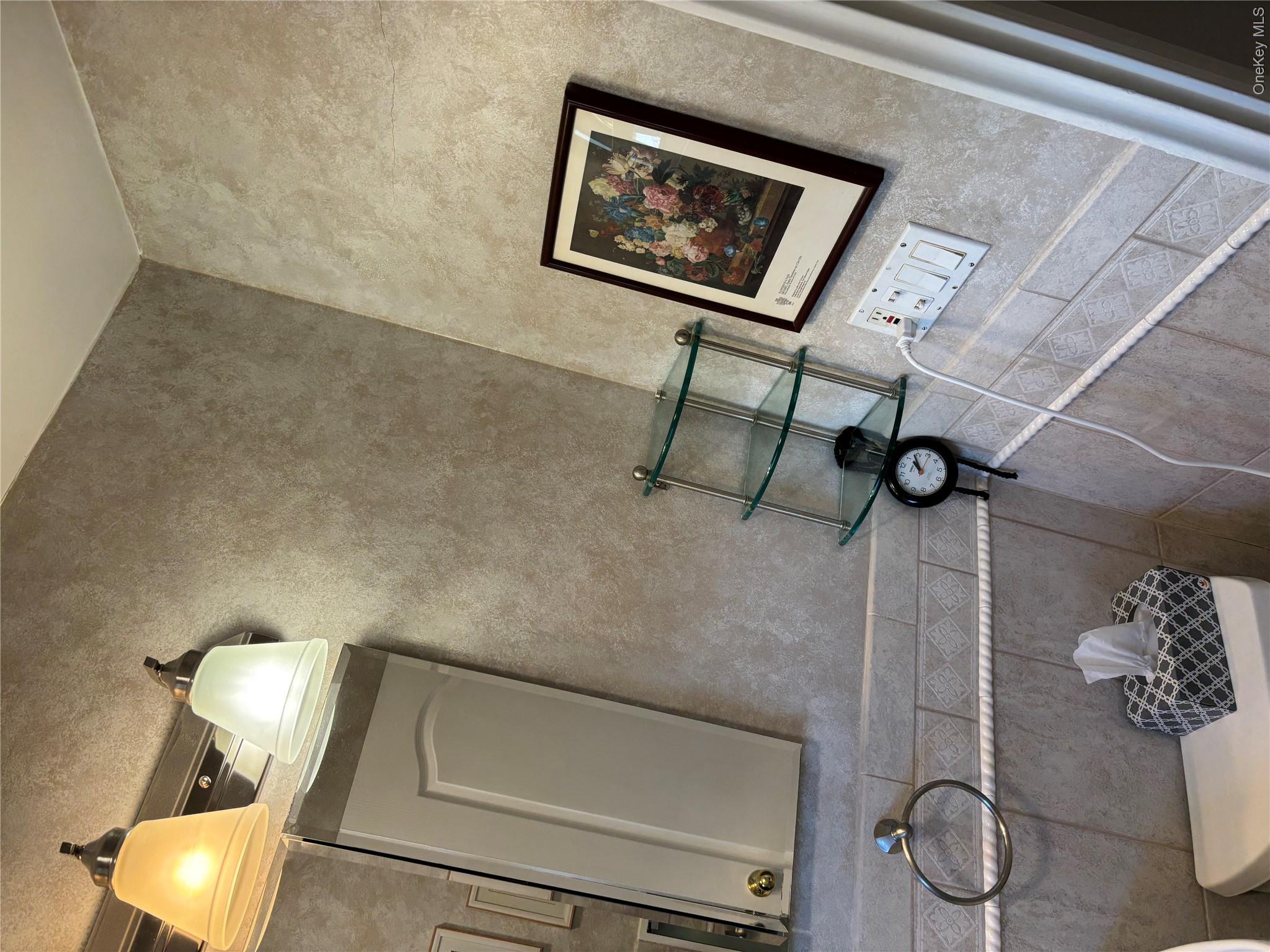 40 Lawrence Drive D Property Photo 11