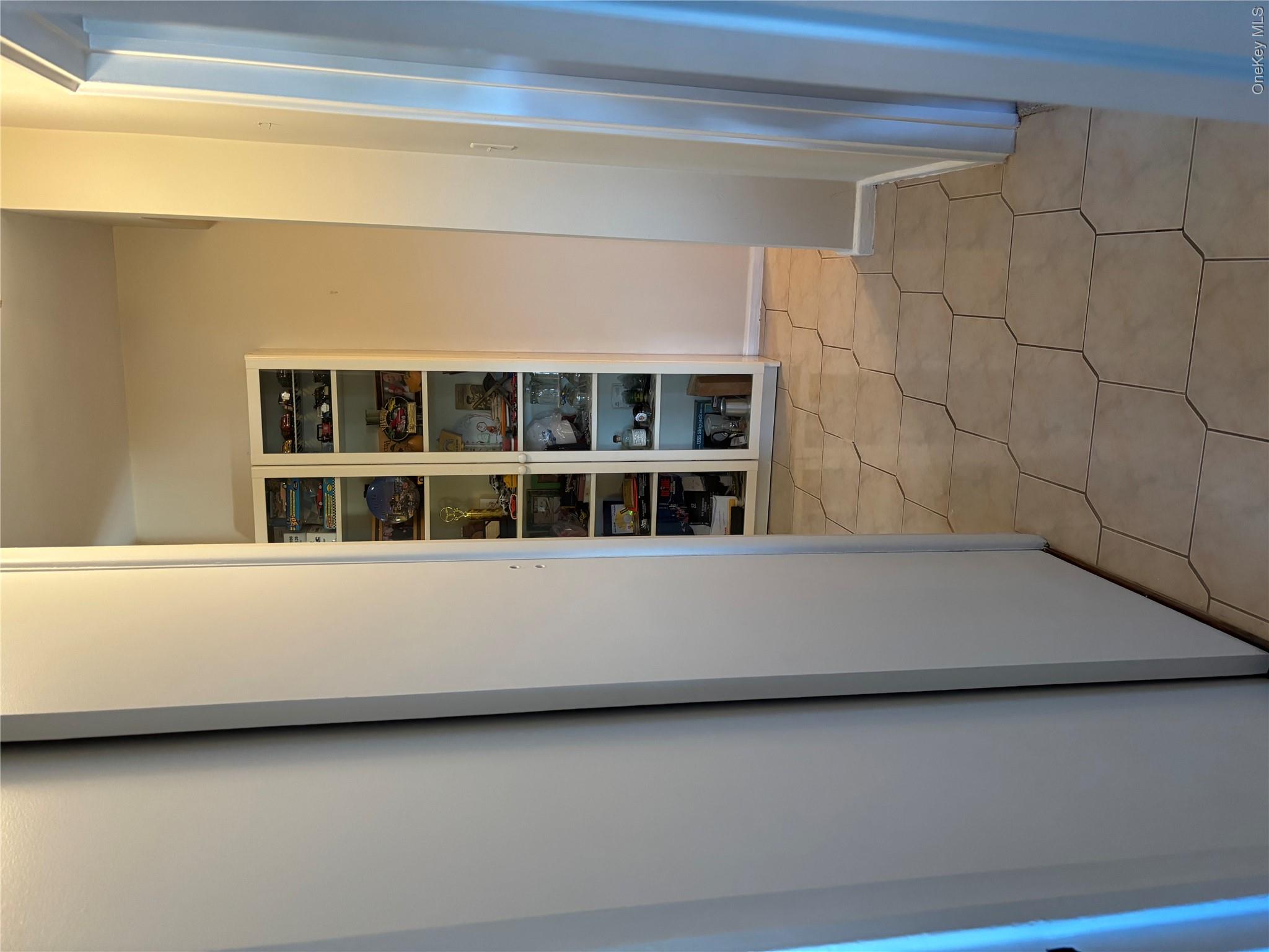 40 Lawrence Drive D Property Photo 15