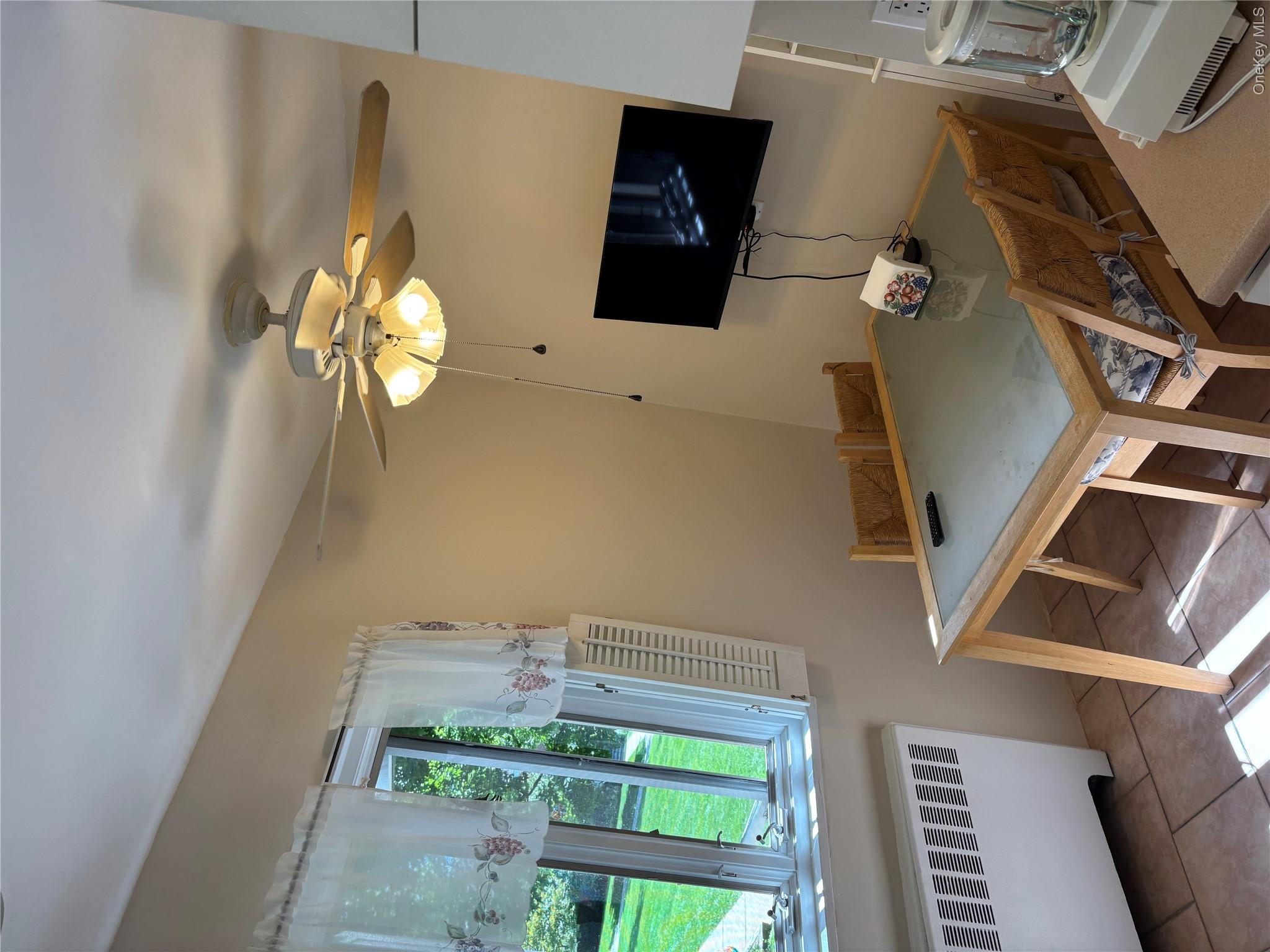 40 Lawrence Drive D Property Photo 23